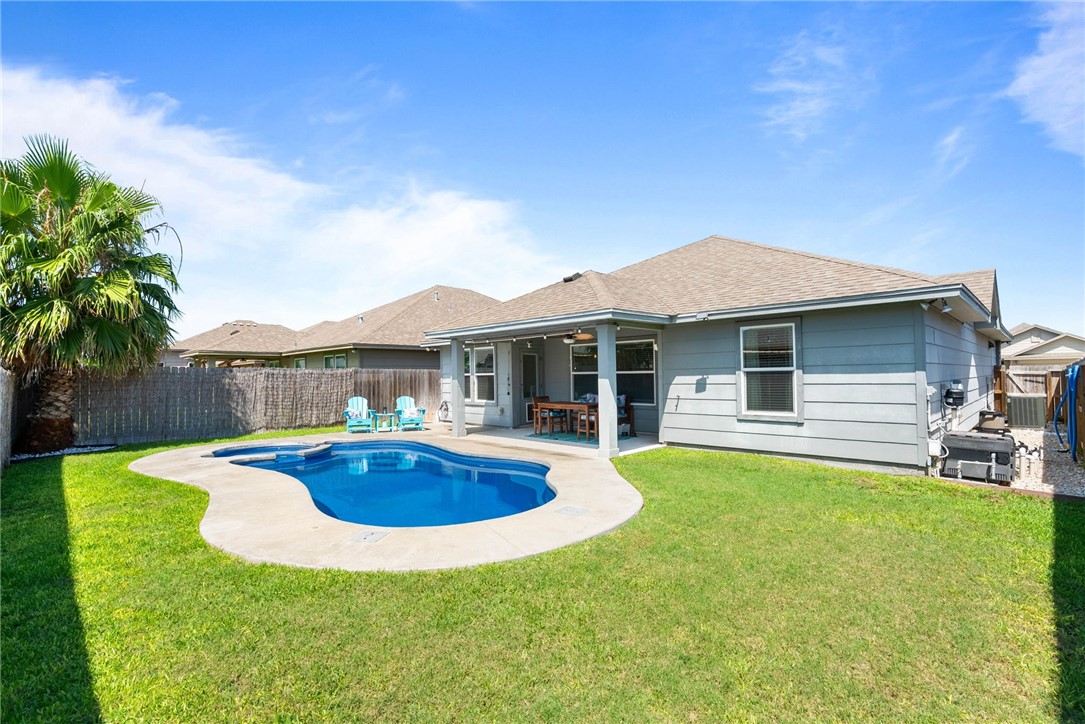 2201 Spoonbill Dr