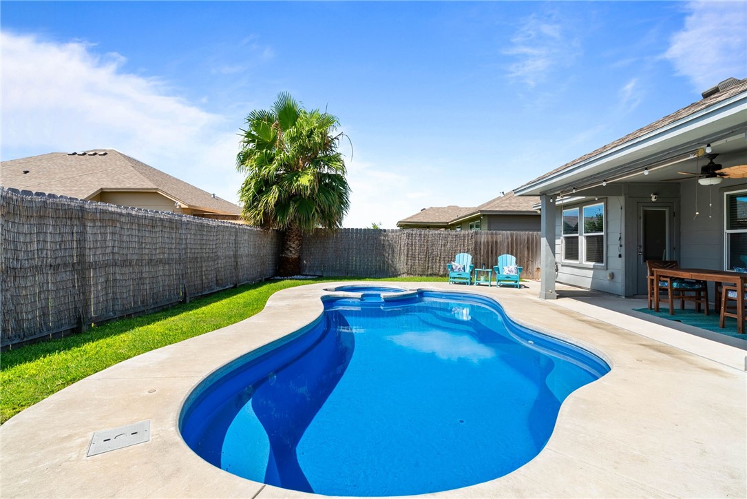 2201 Spoonbill Dr