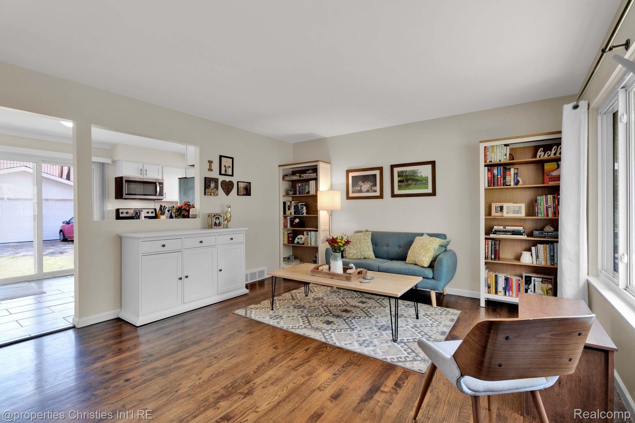 1418 W ELMWOOD Avenue
