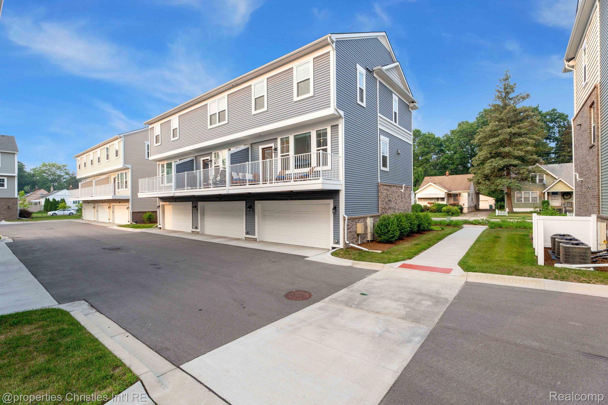 364 Heatherdale Lane