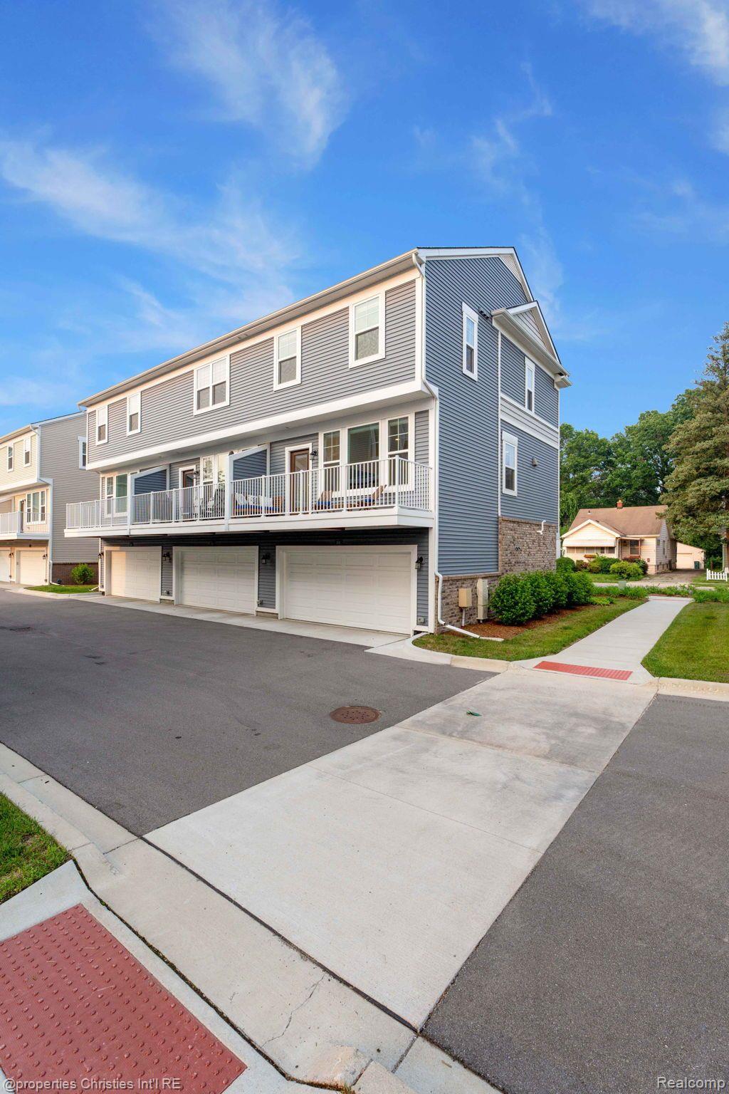 364 Heatherdale Lane