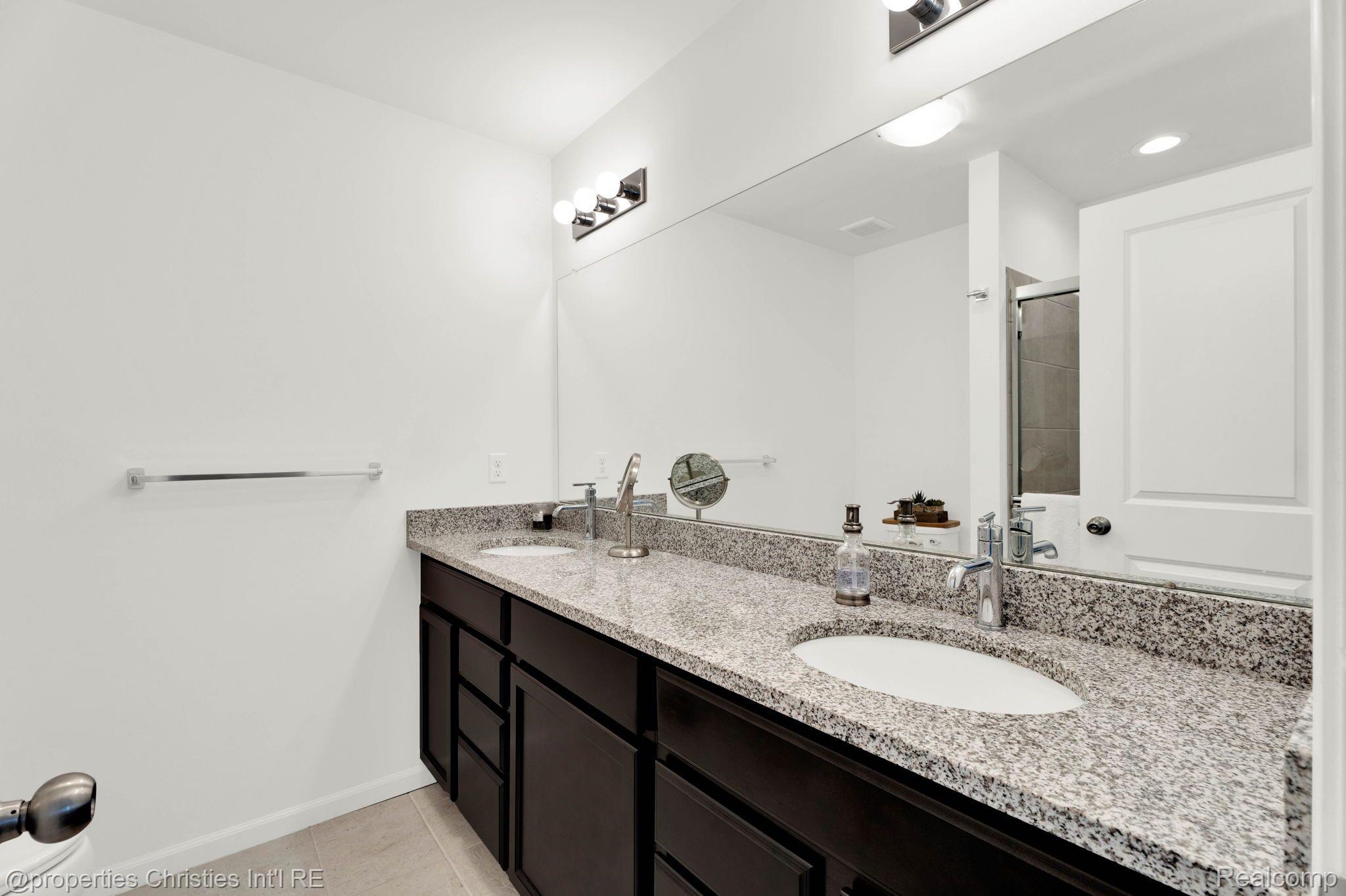 364 Heatherdale Lane