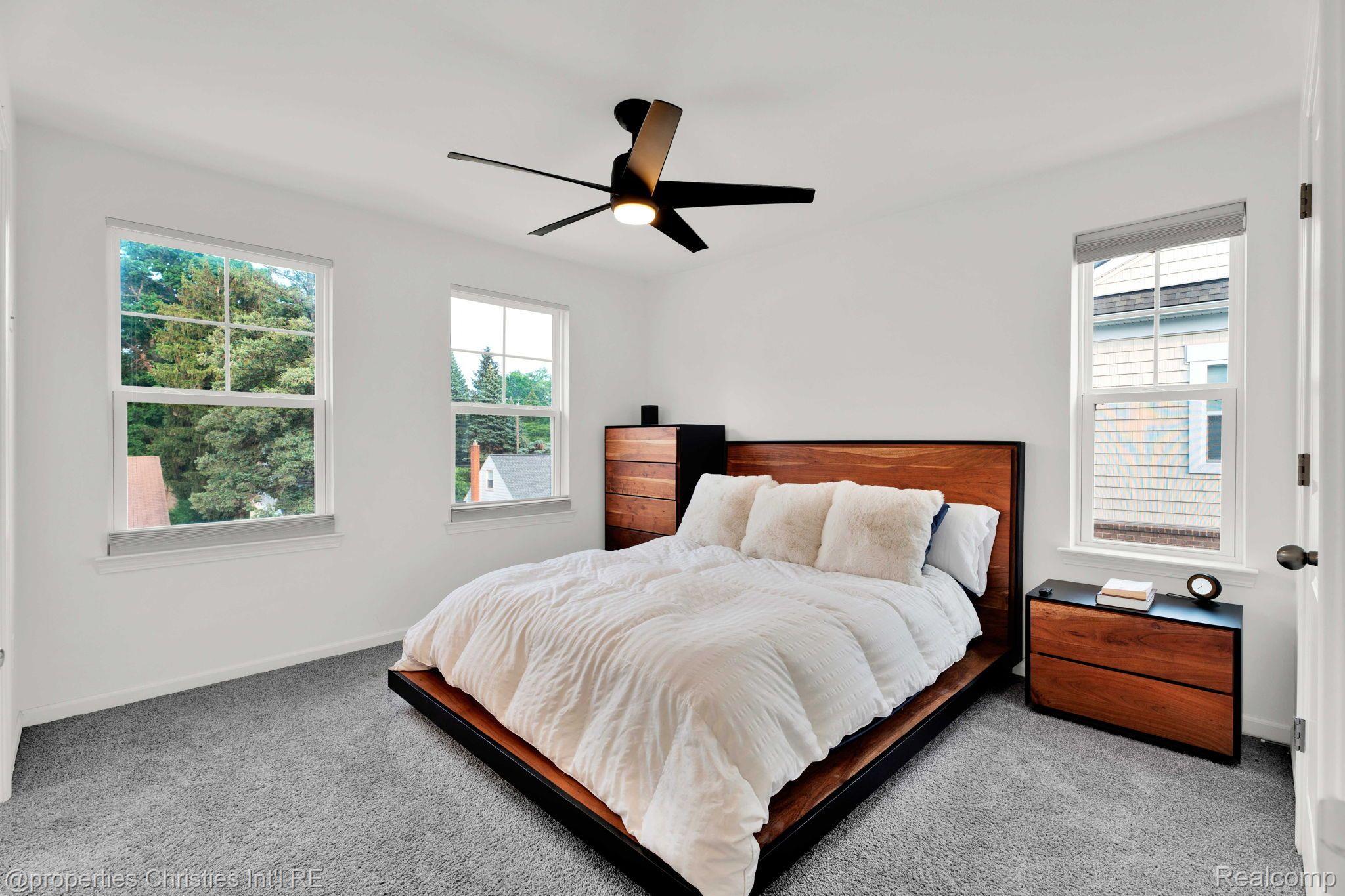 364 Heatherdale Lane