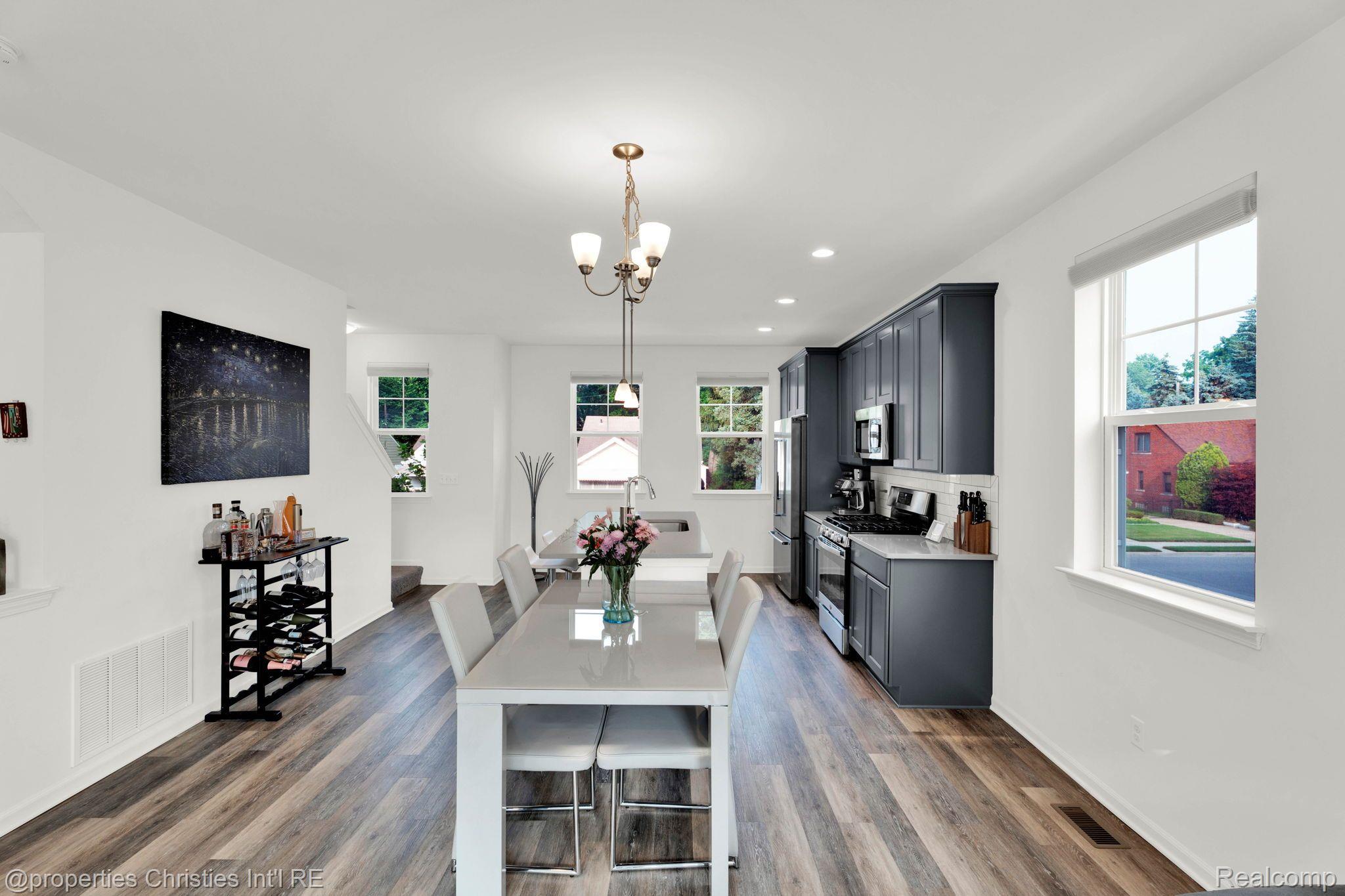 364 Heatherdale Lane