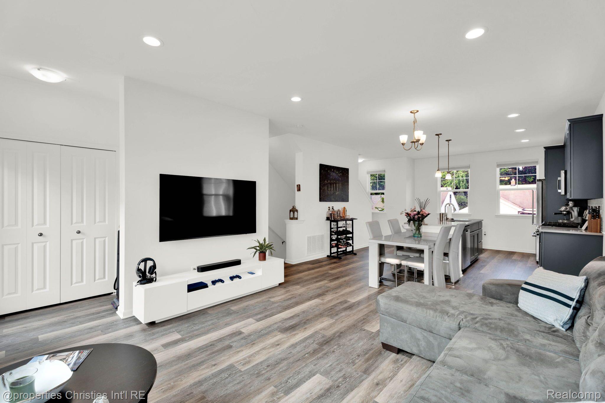 364 Heatherdale Lane
