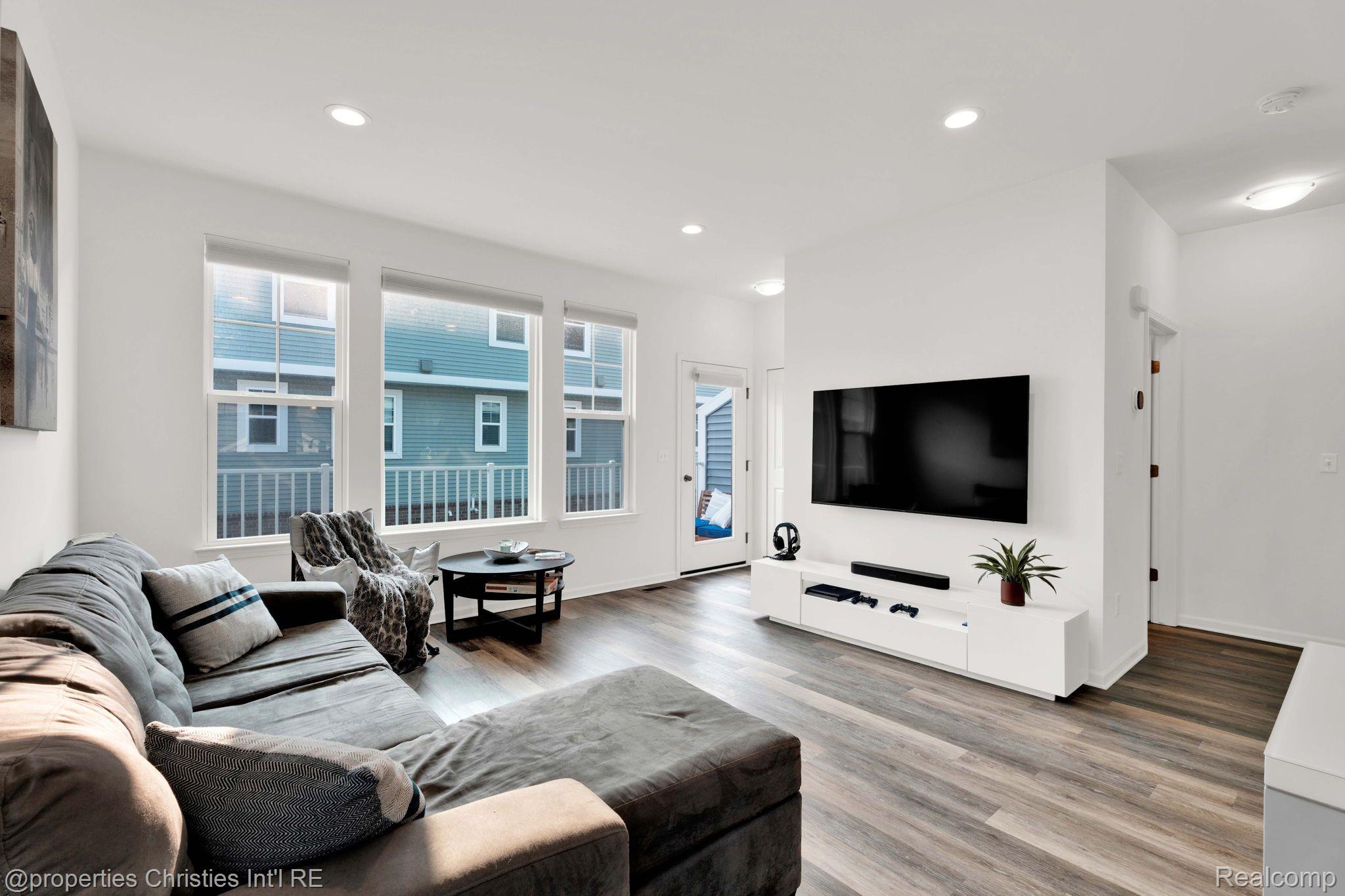 364 Heatherdale Lane