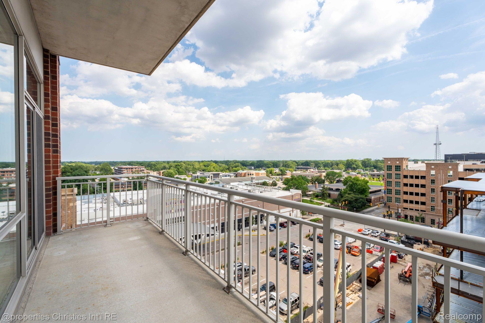 350 N MAIN Street Unit: 719