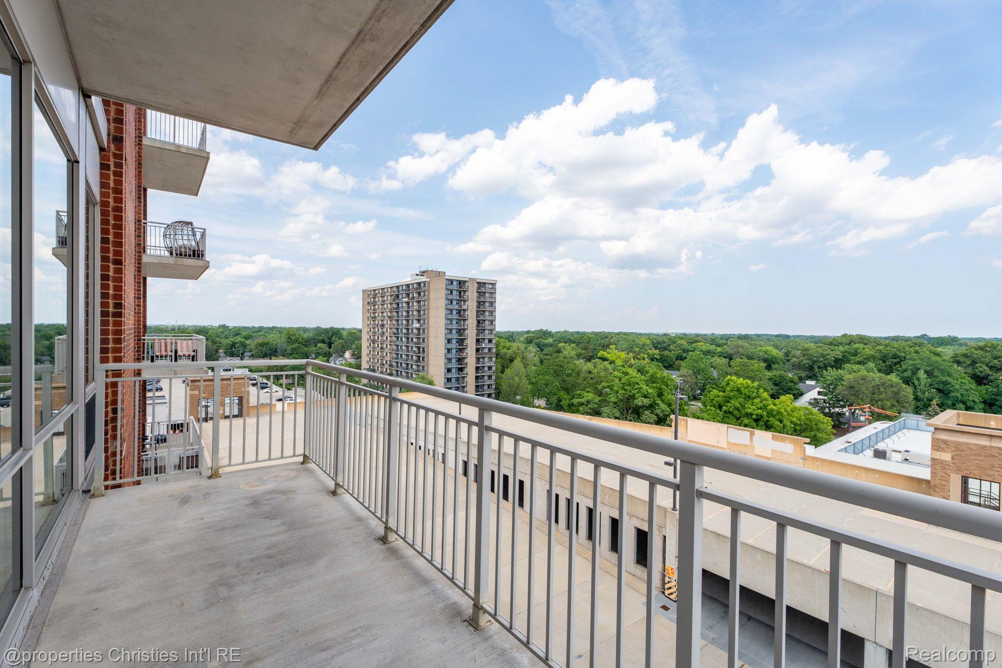 350 N MAIN Street Unit: 719