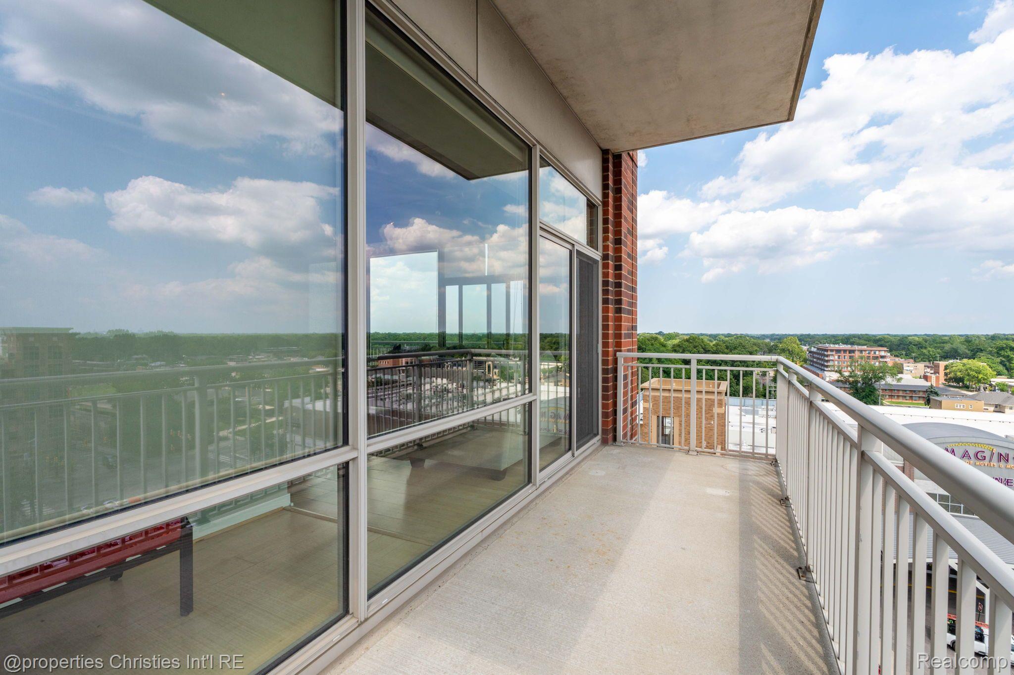 350 N MAIN Street Unit: 719