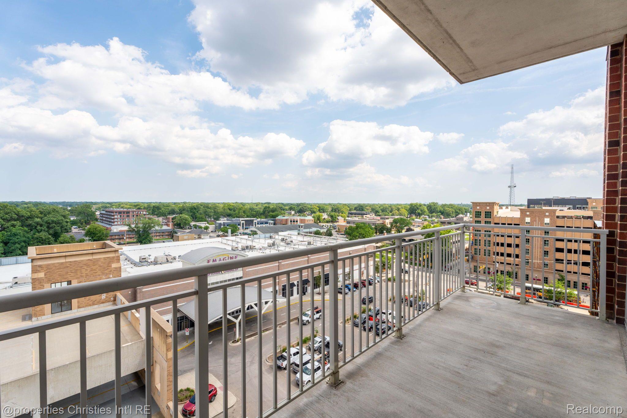 350 N MAIN Street Unit: 719