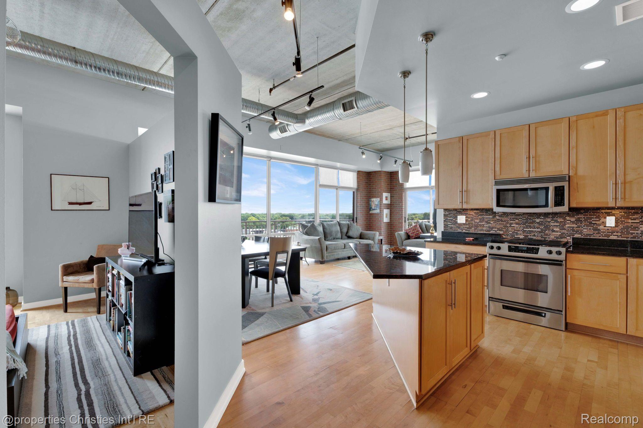 350 N MAIN Street Unit: 719
