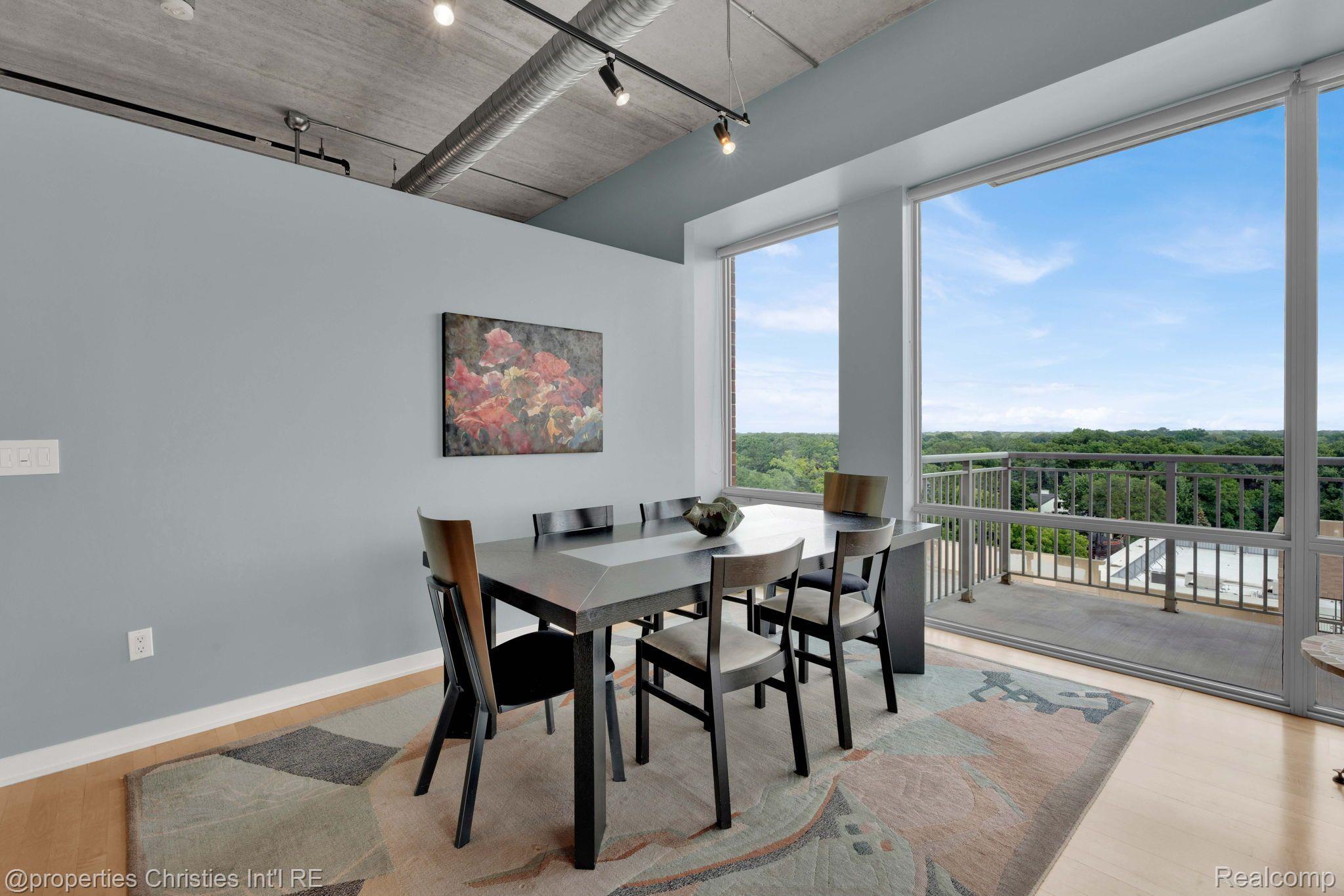 350 N MAIN Street Unit: 719