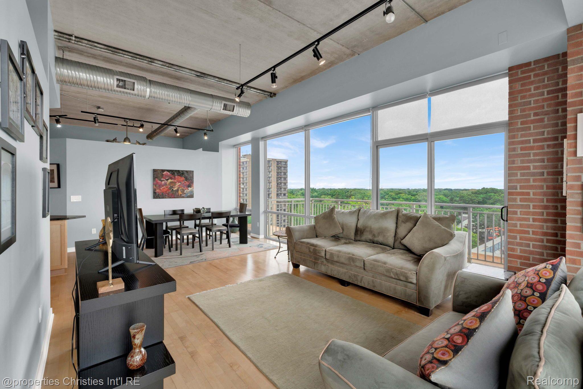 350 N MAIN Street Unit: 719