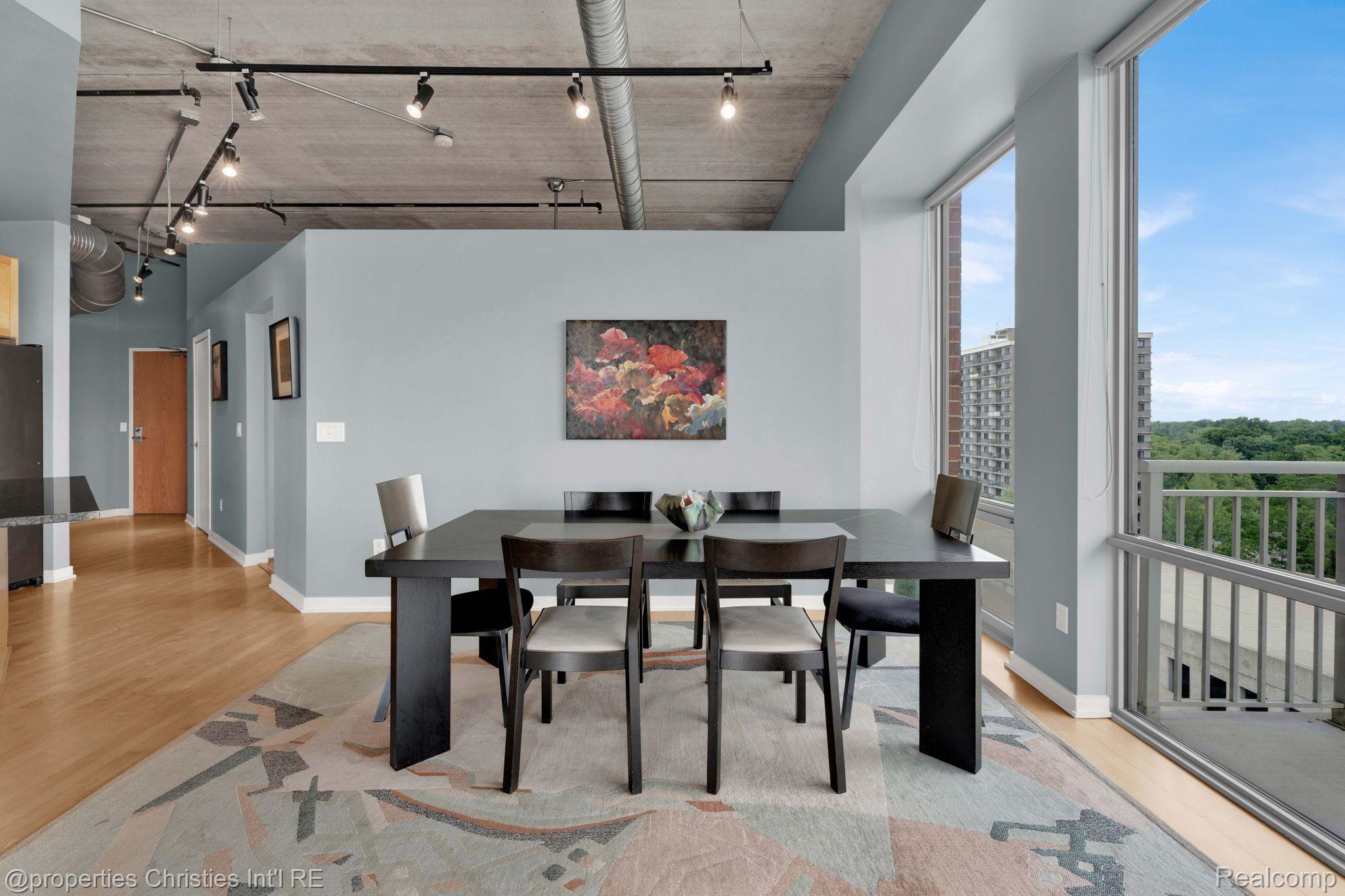 350 N MAIN Street Unit: 719