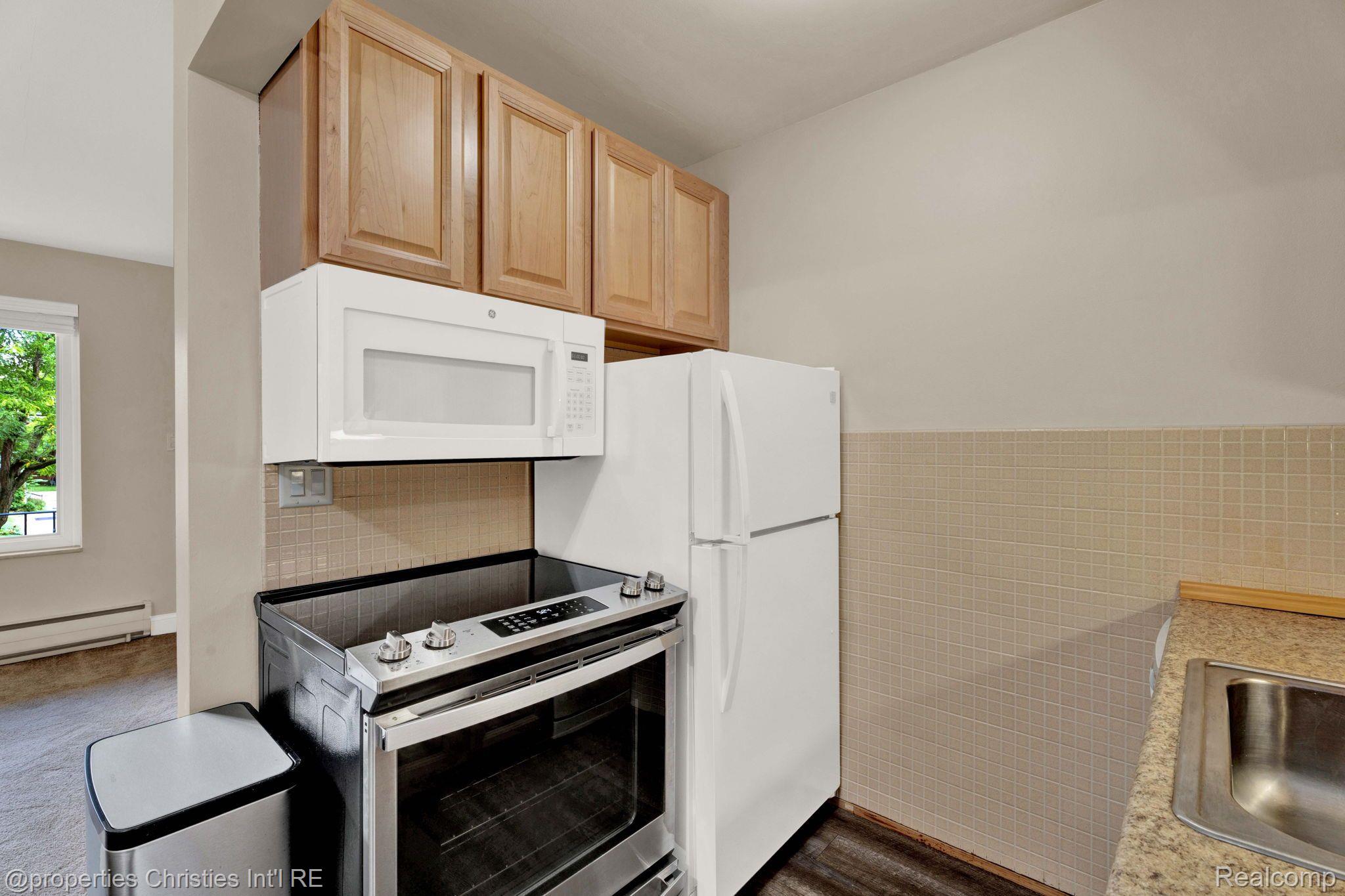 2820 WOODSLEE Drive Unit: 209