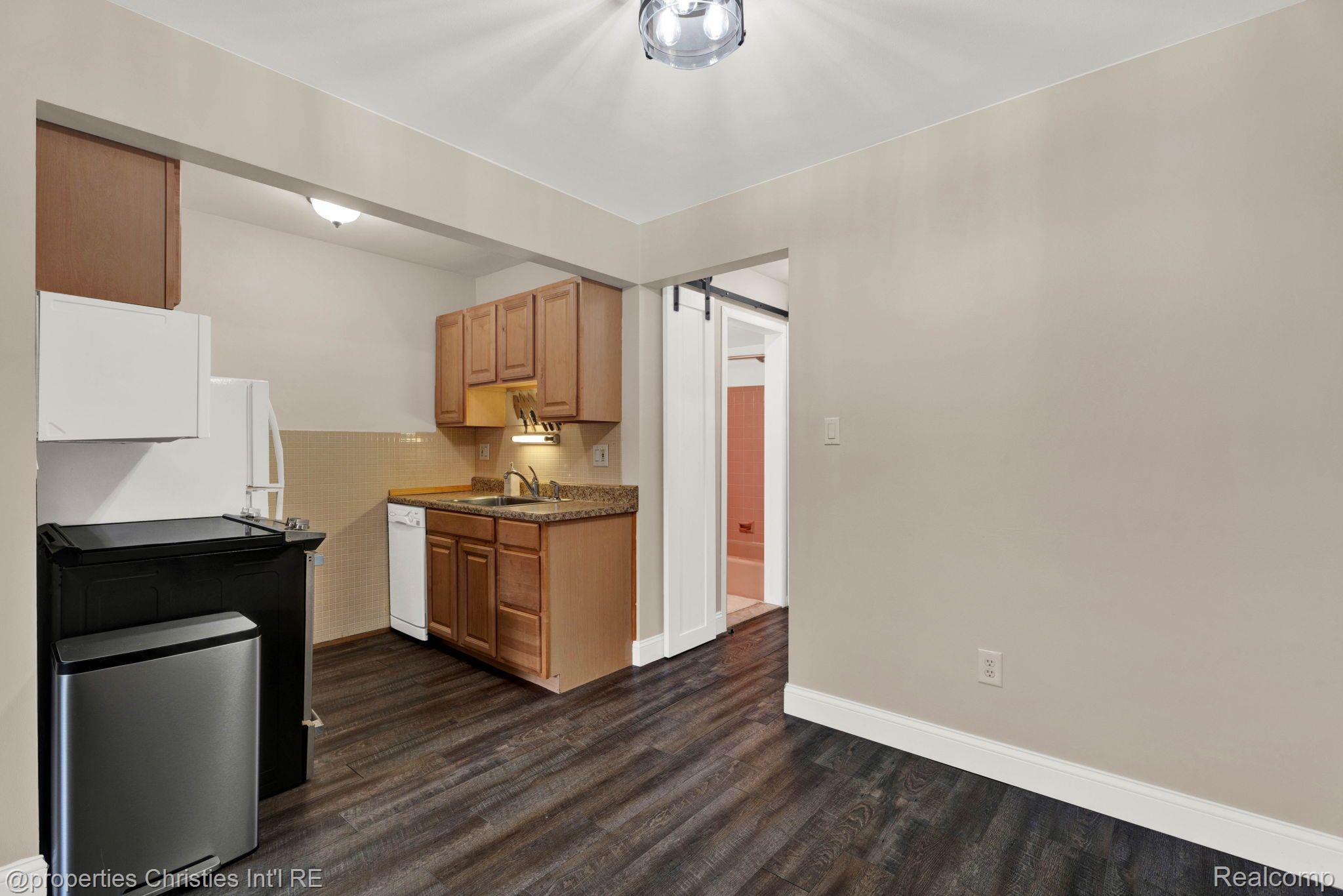 2820 WOODSLEE Drive Unit: 209