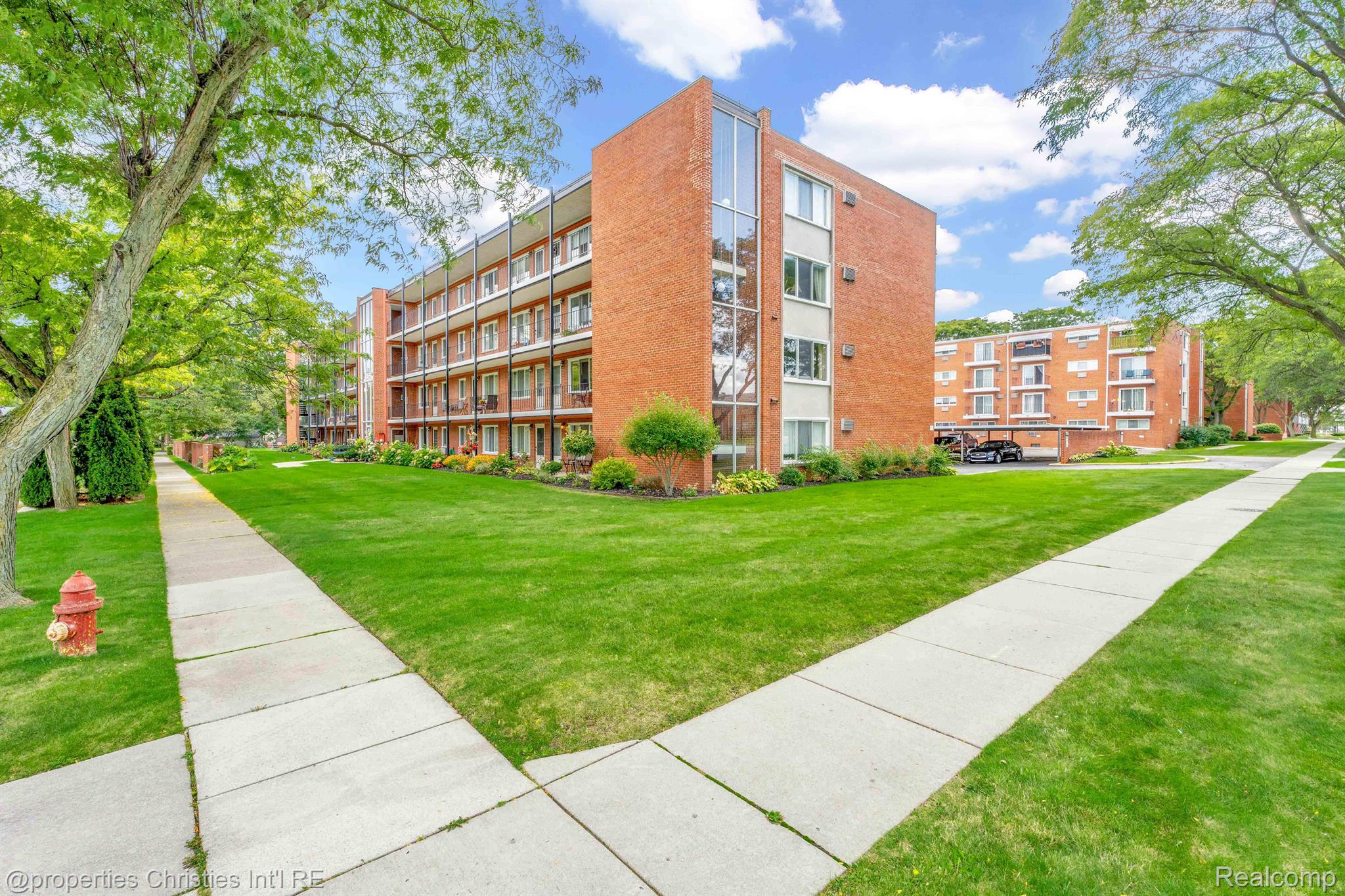2820 WOODSLEE Drive Unit: 209