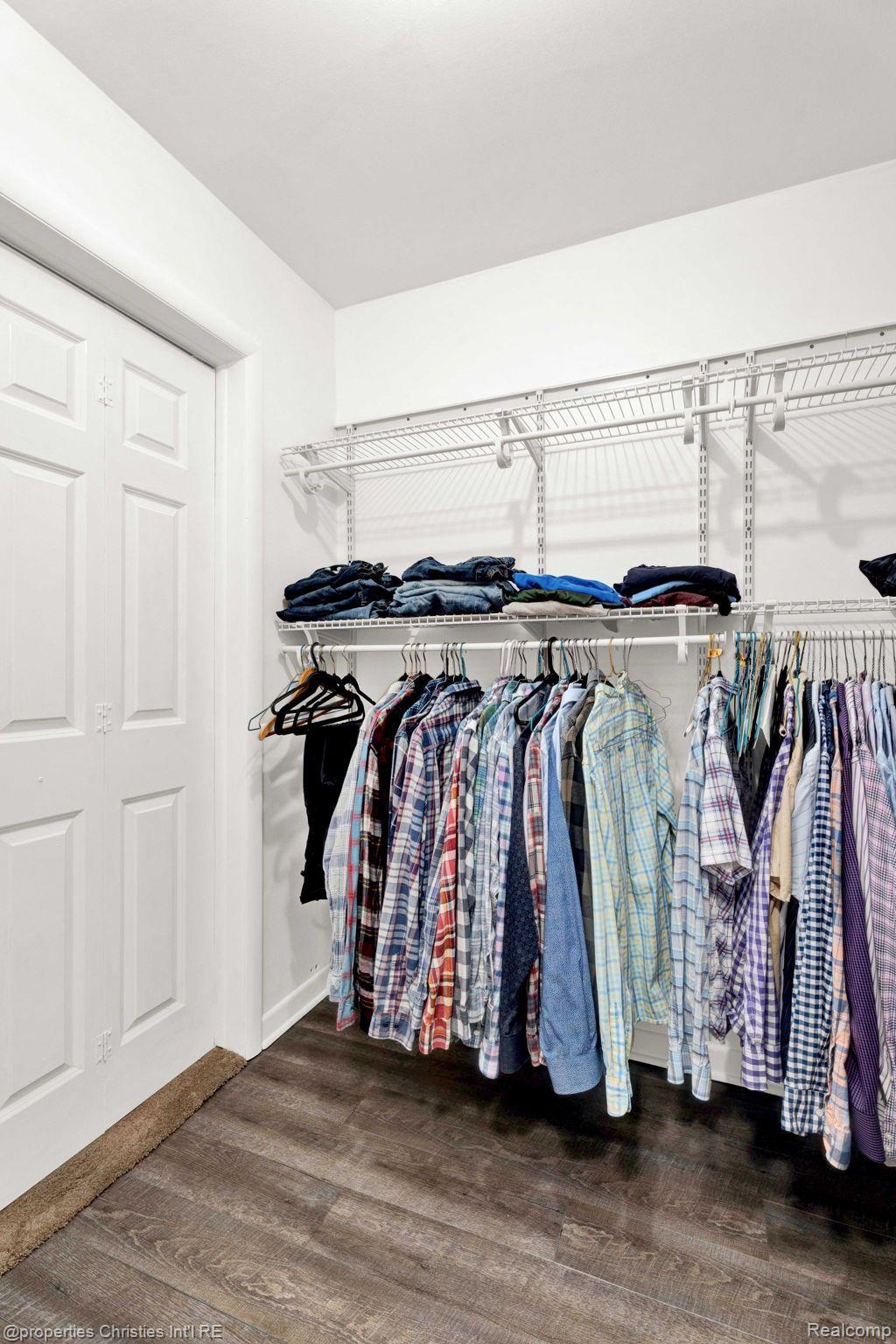 2820 WOODSLEE Drive Unit: 209