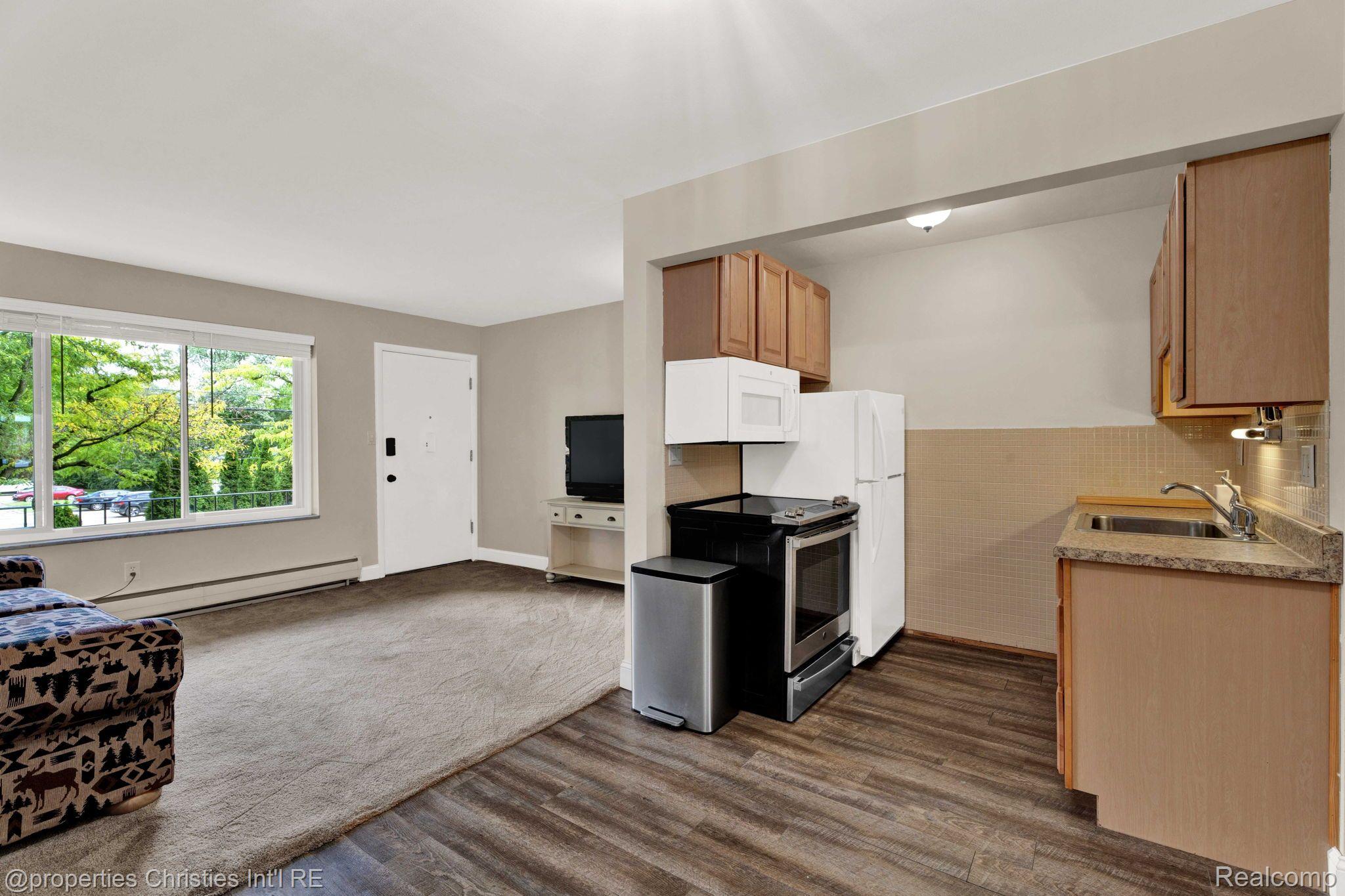 2820 WOODSLEE Drive Unit: 209