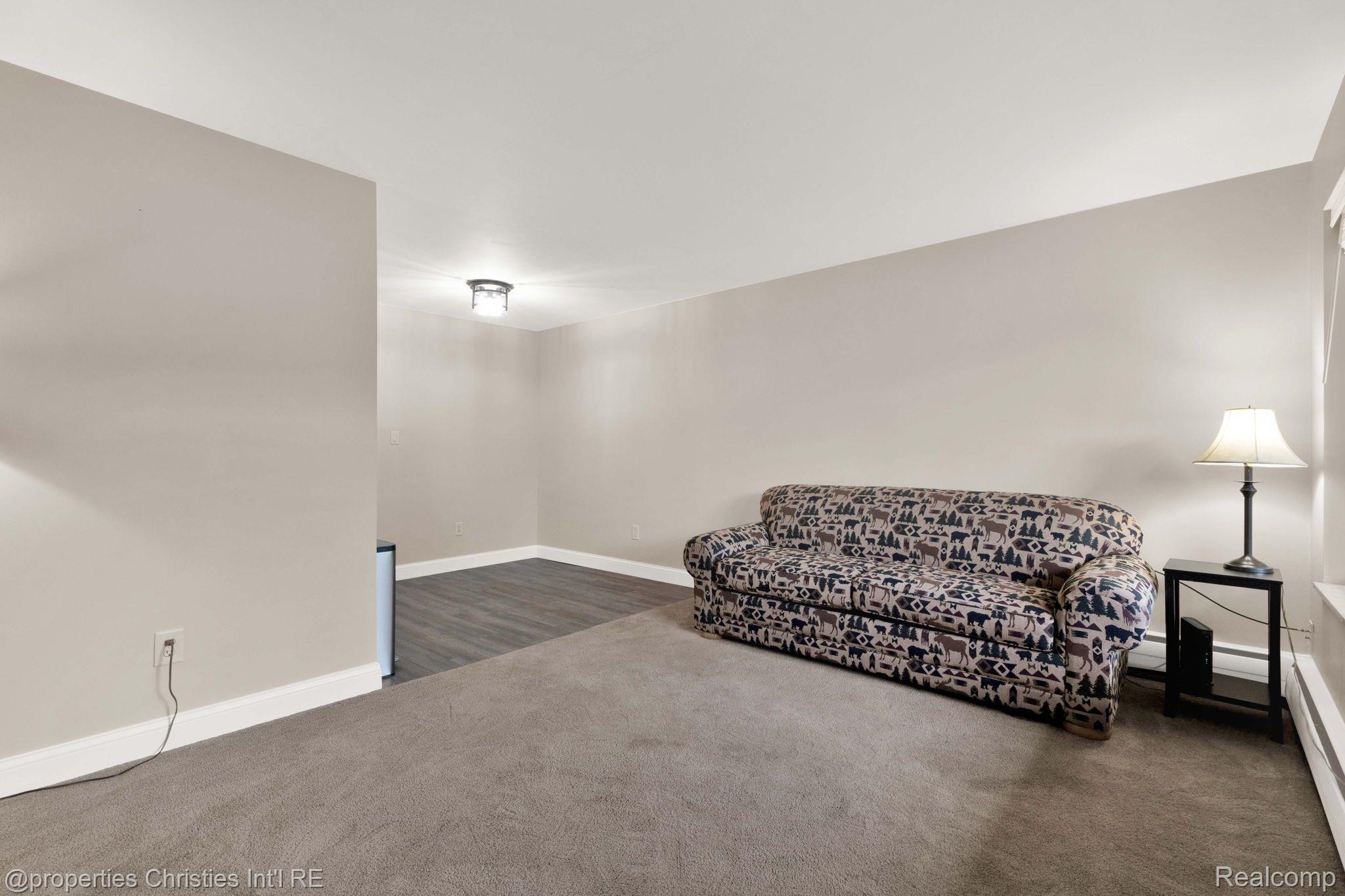 2820 WOODSLEE Drive Unit: 209