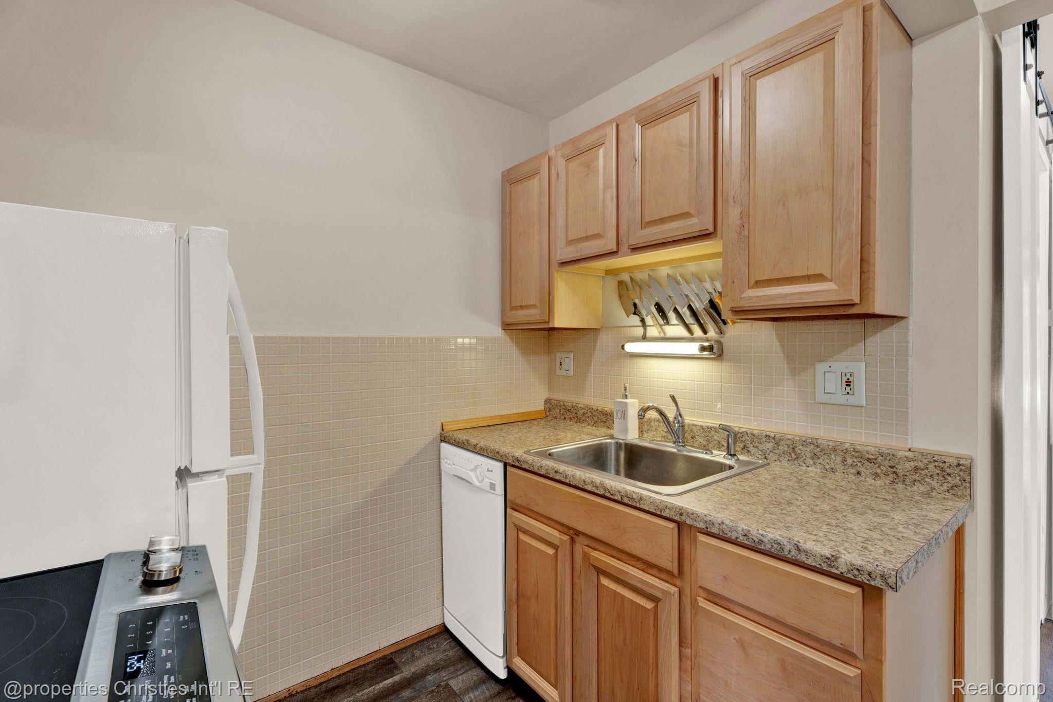 2820 WOODSLEE Drive Unit: 209