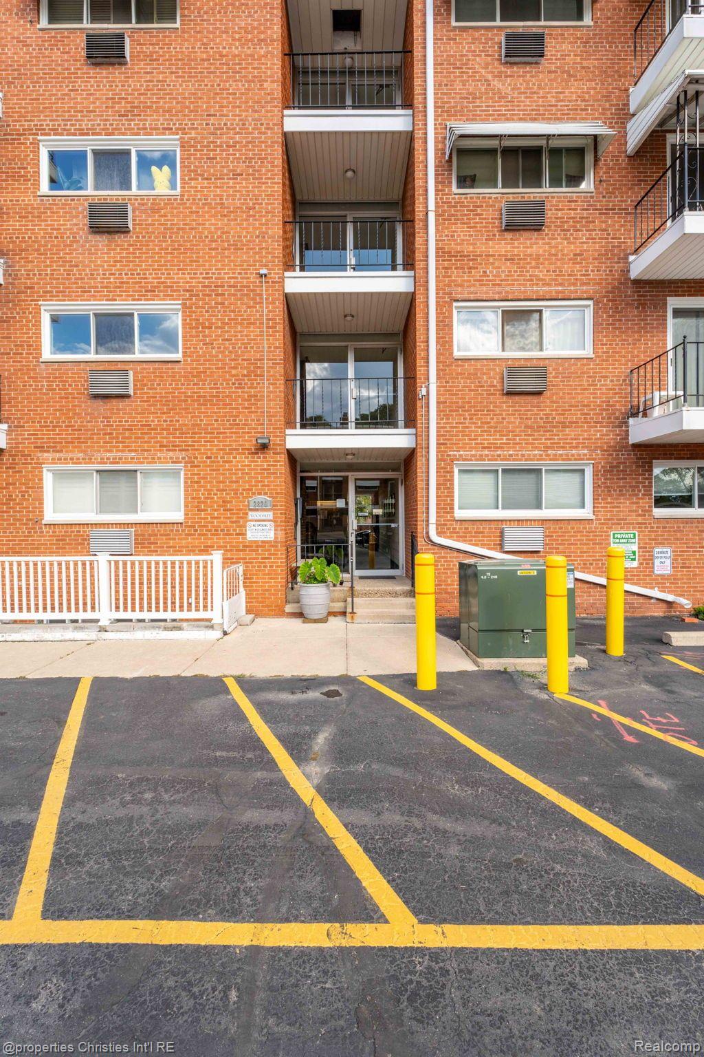 2820 WOODSLEE Drive Unit: 209