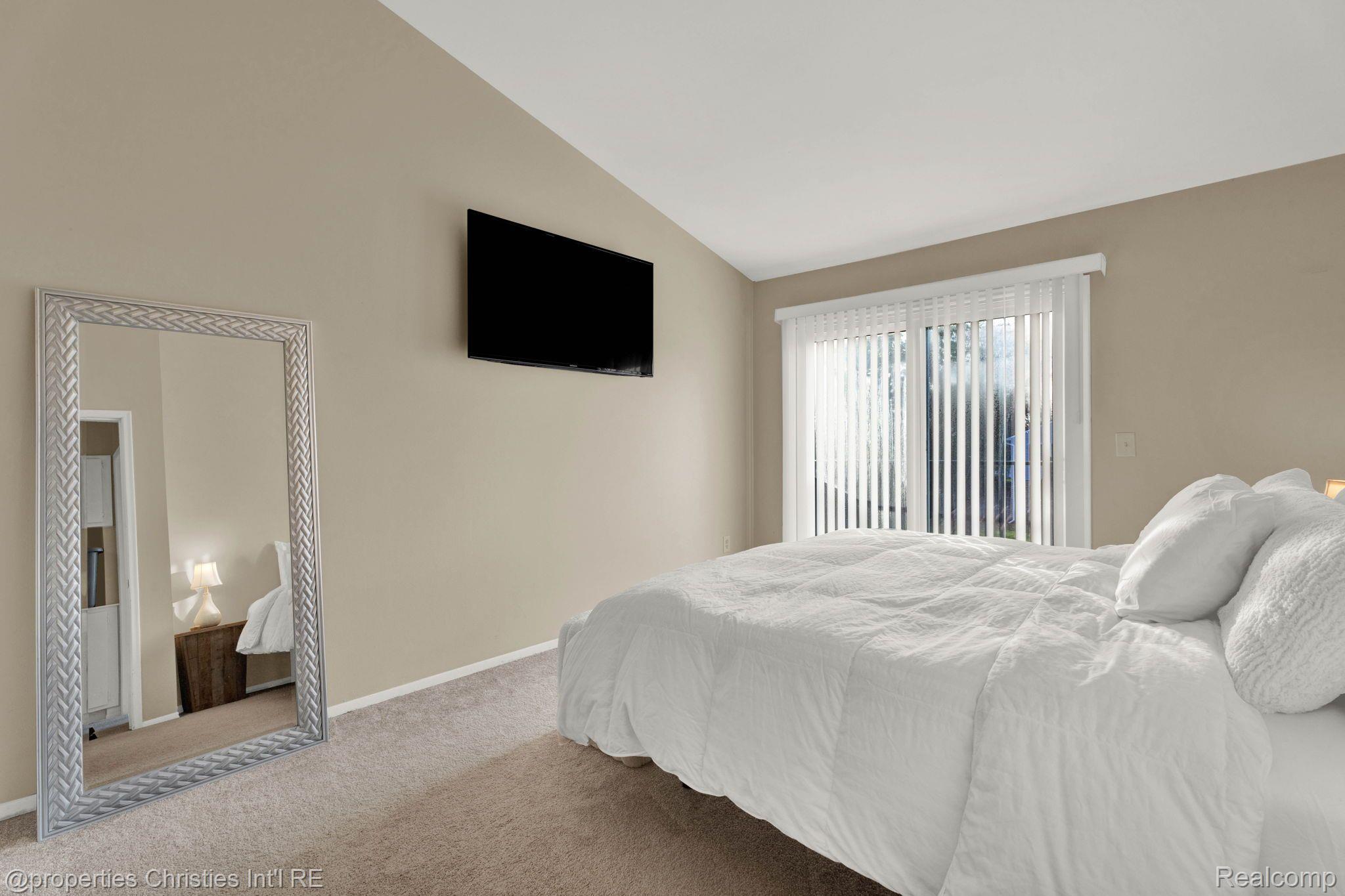 37473 CHARTER OAKS Boulevard