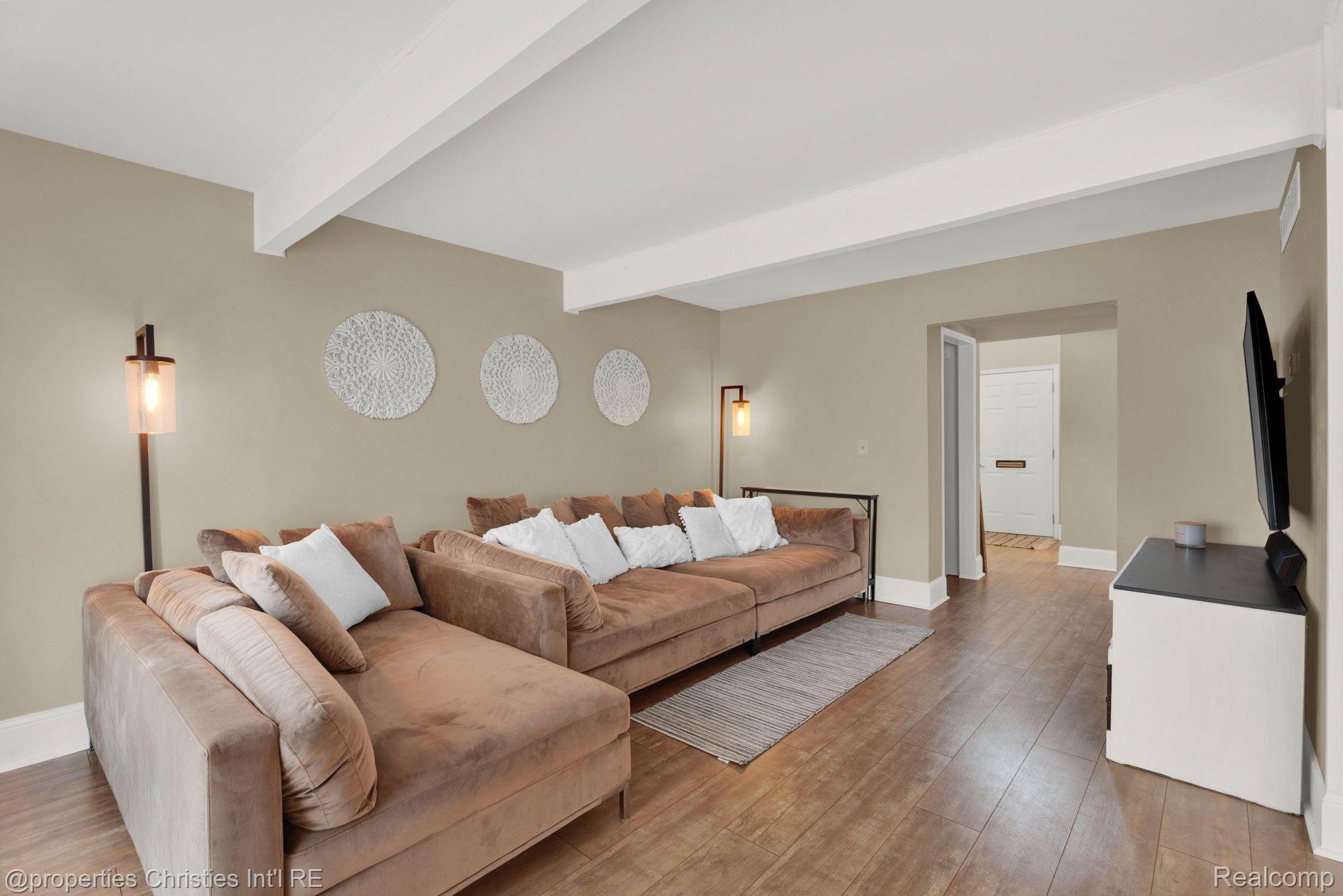 37473 CHARTER OAKS Boulevard