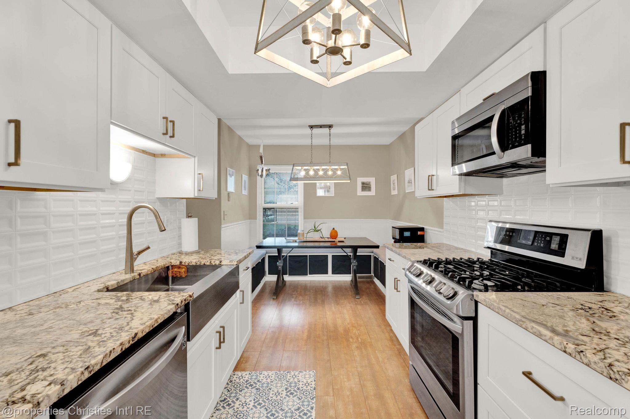 37473 CHARTER OAKS Boulevard