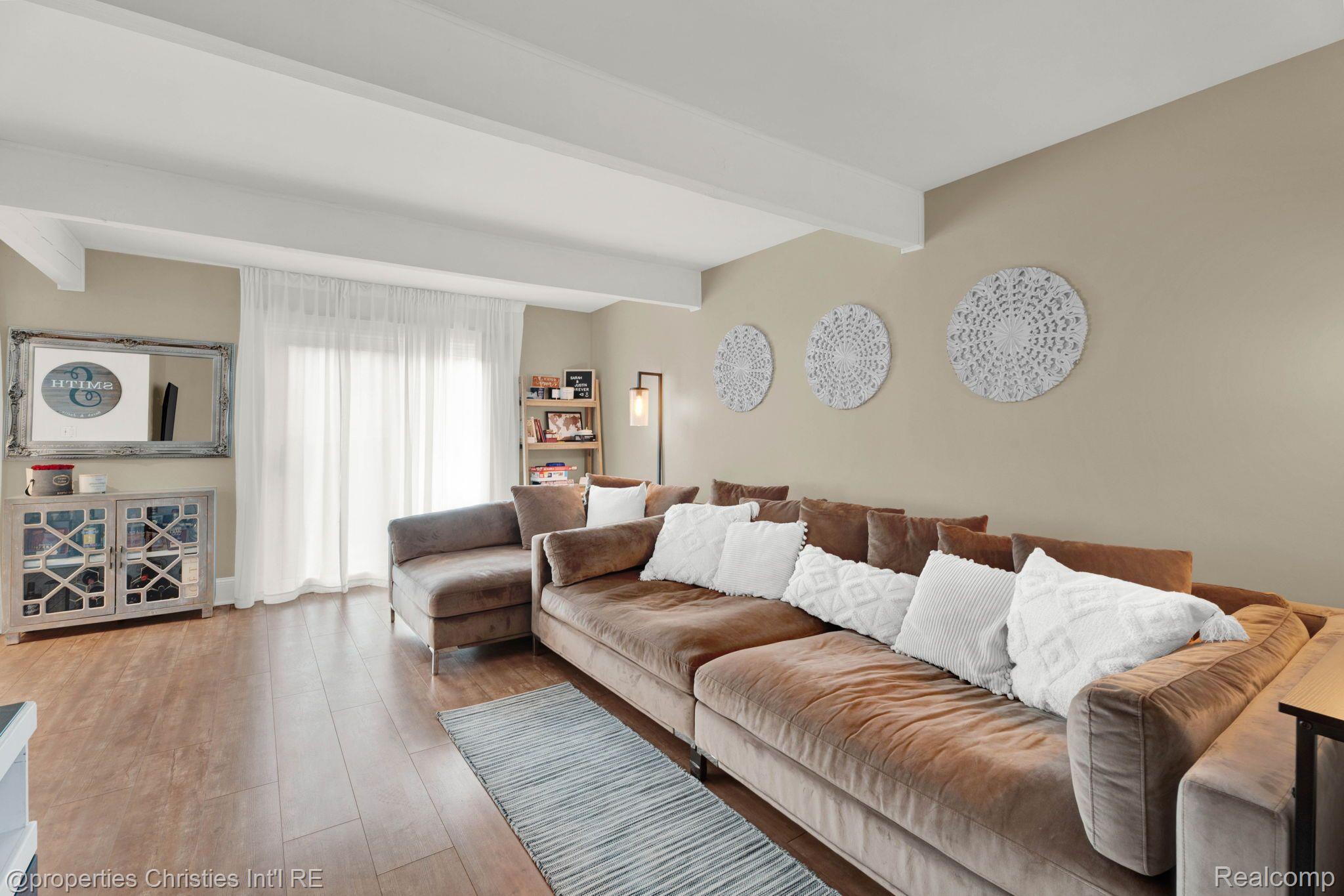 37473 CHARTER OAKS Boulevard