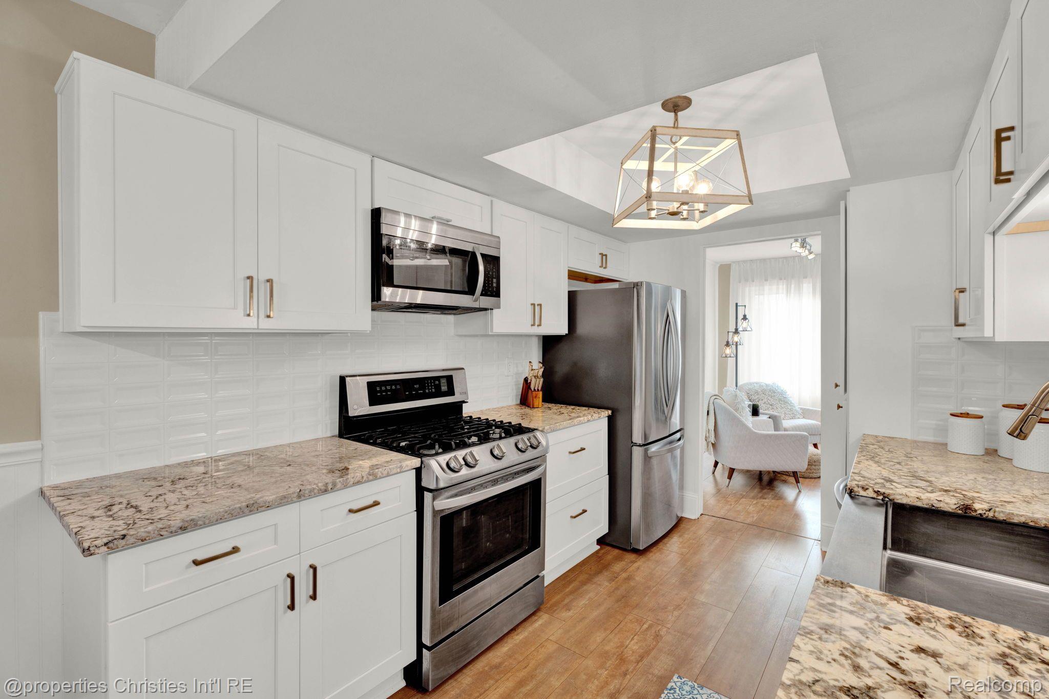 37473 CHARTER OAKS Boulevard