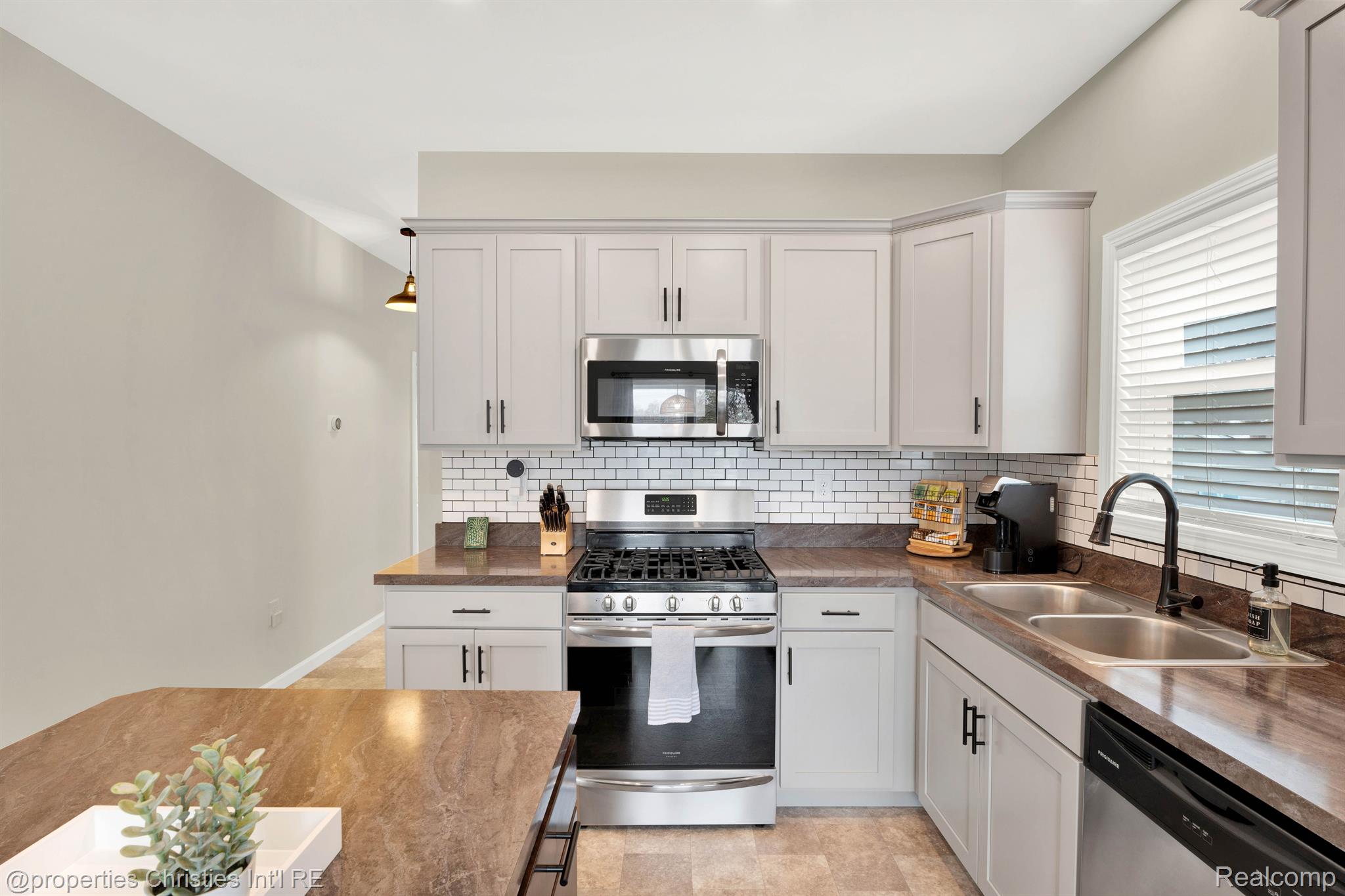 Kitchen 4-bedroom Colonial home for sale at 27097 Alger Boulevard, Madison Heights City, MI