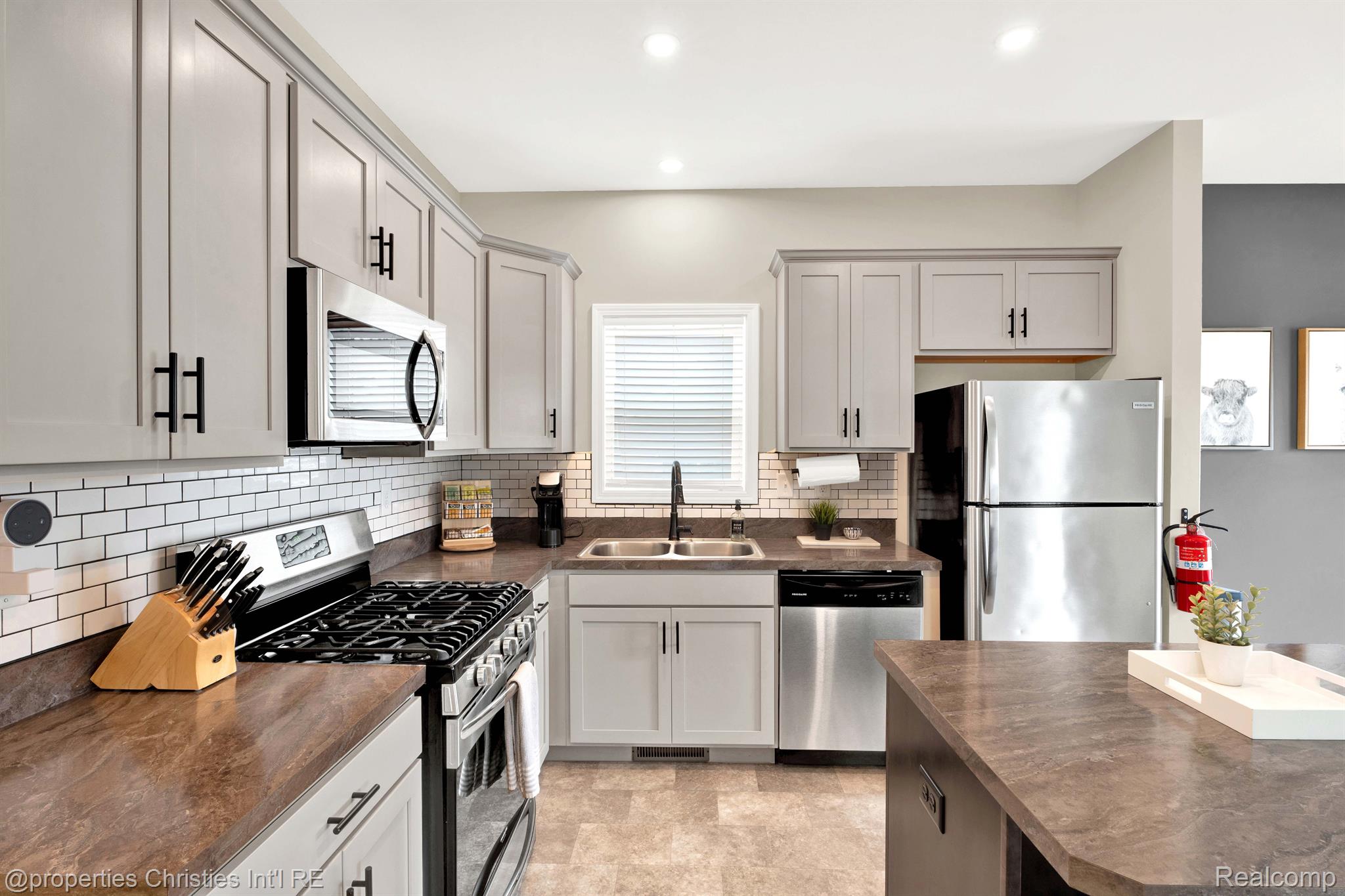 Kitchen 4-bedroom Colonial home for sale at 27097 Alger Boulevard, Madison Heights City, MI