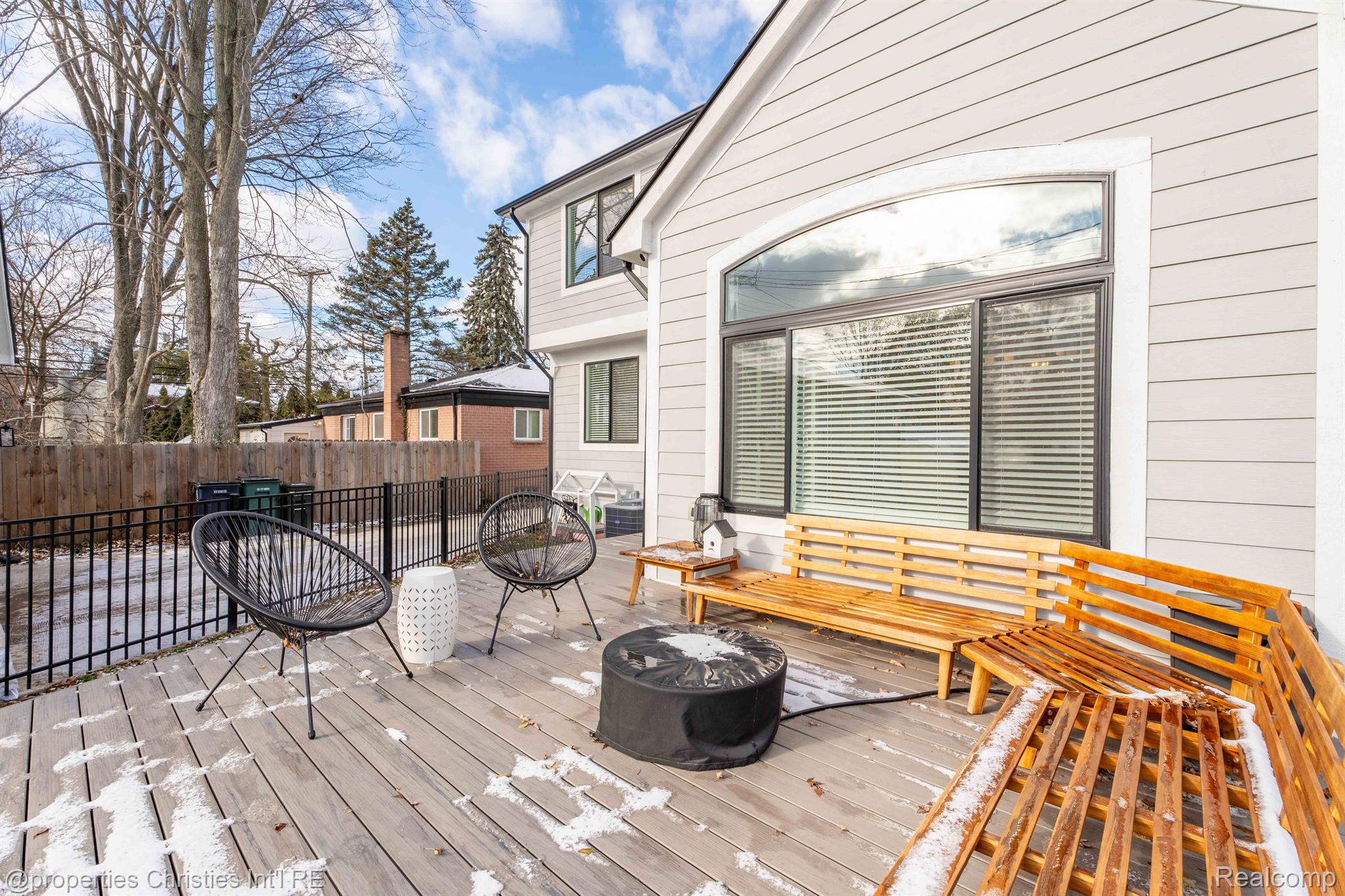 1613 POPLAR Avenue