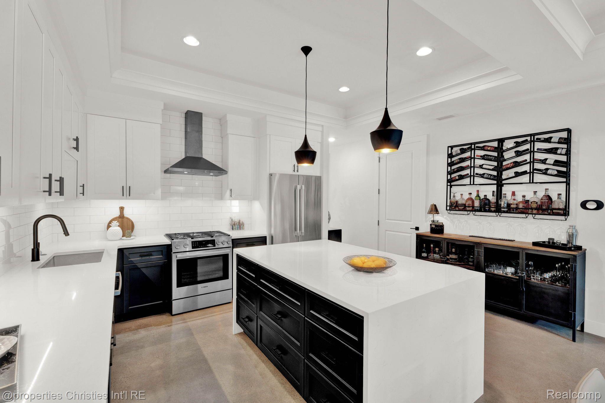734 E Parent Avenue