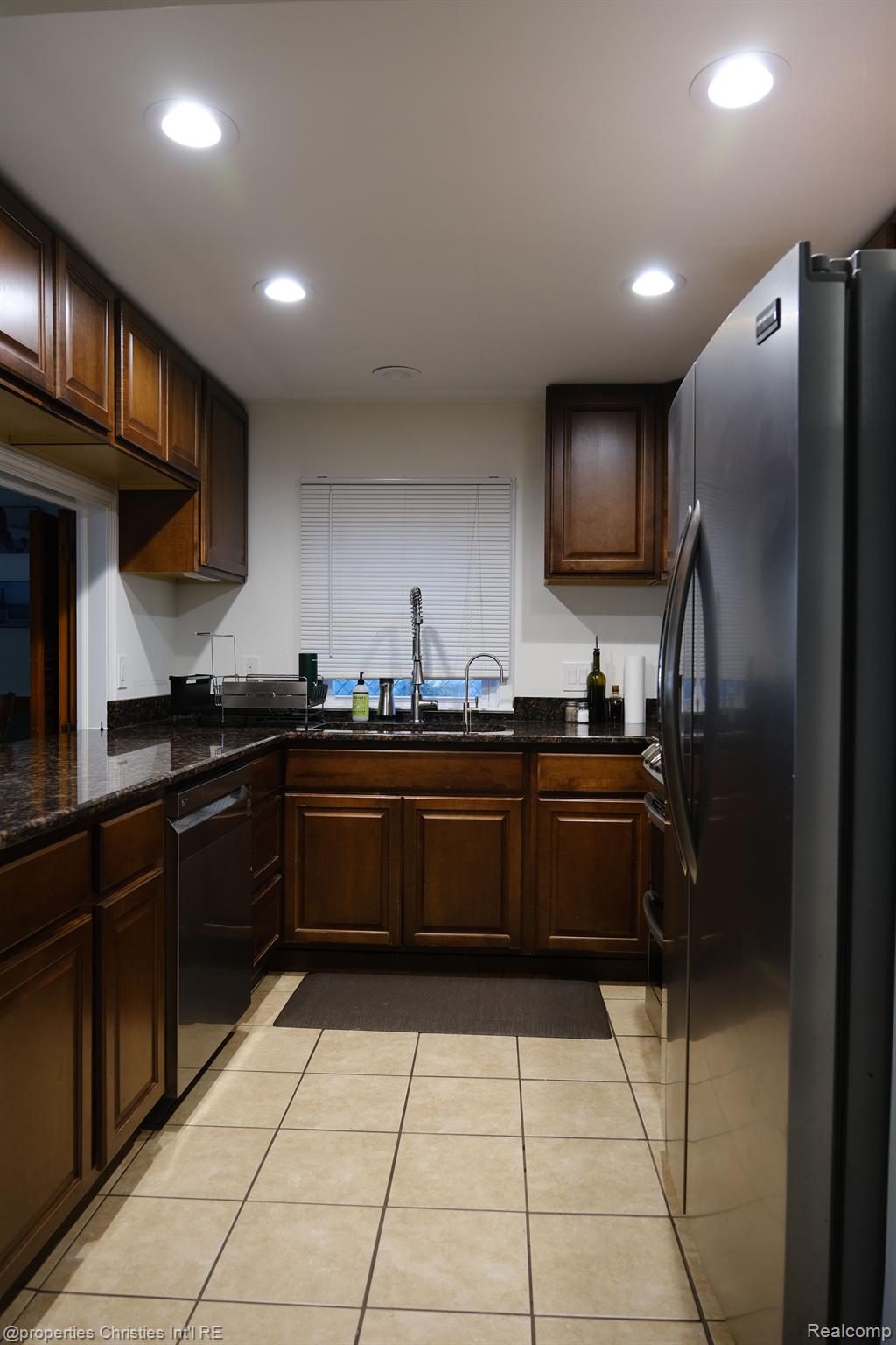 932 MARYWOOD Drive