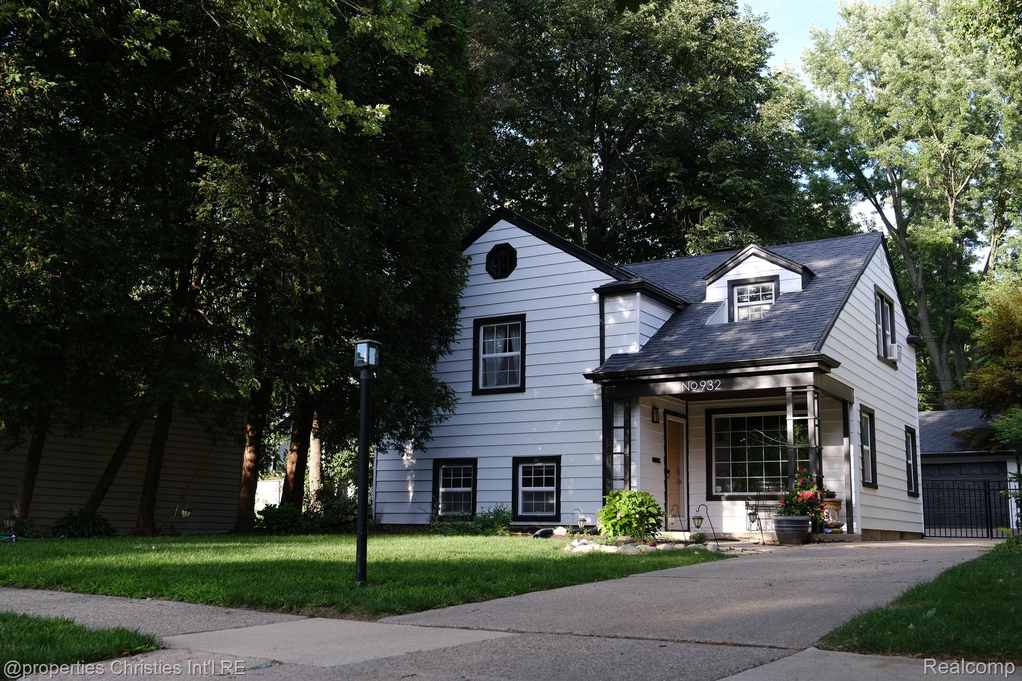 932 MARYWOOD Drive