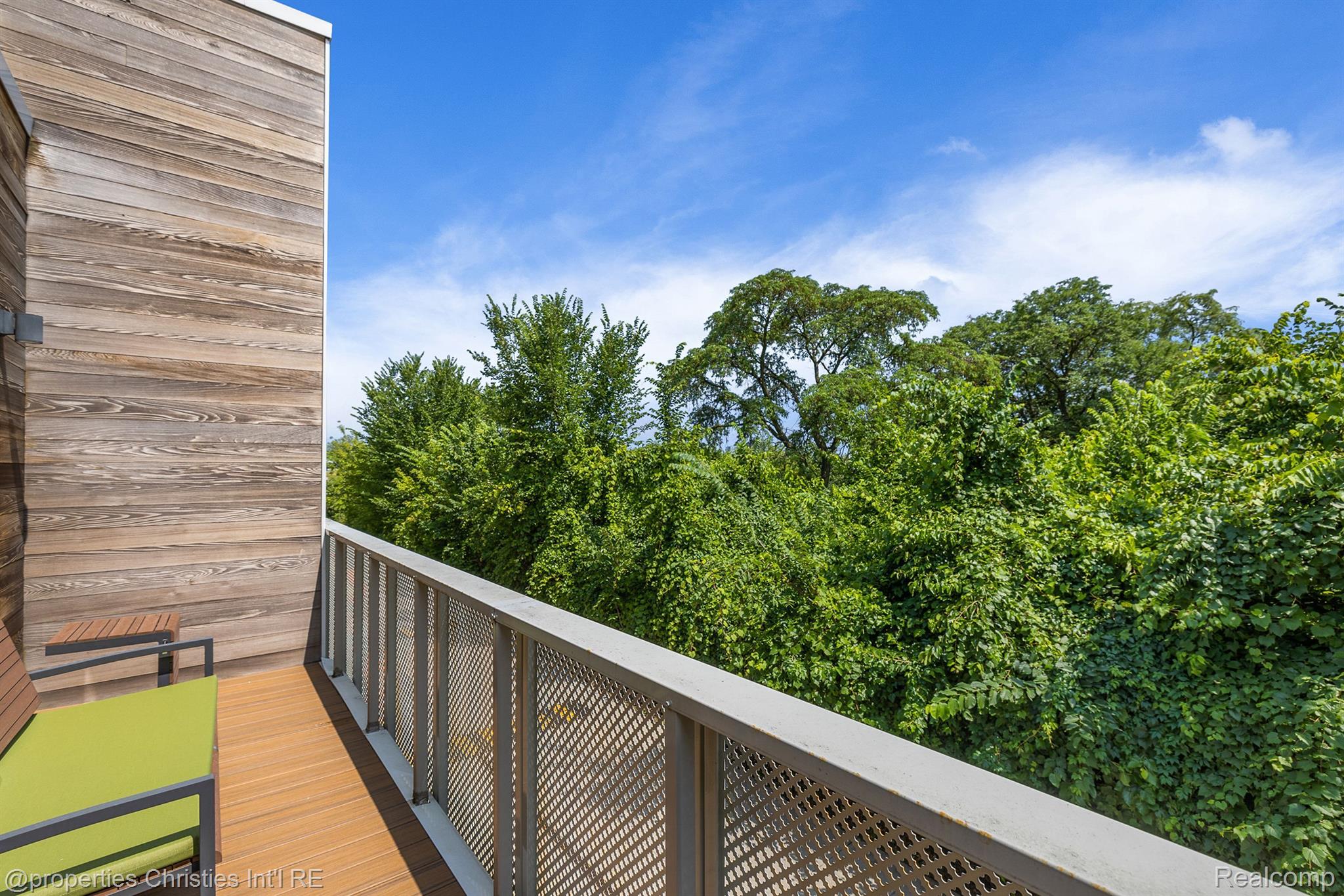 2654 John R Street 10