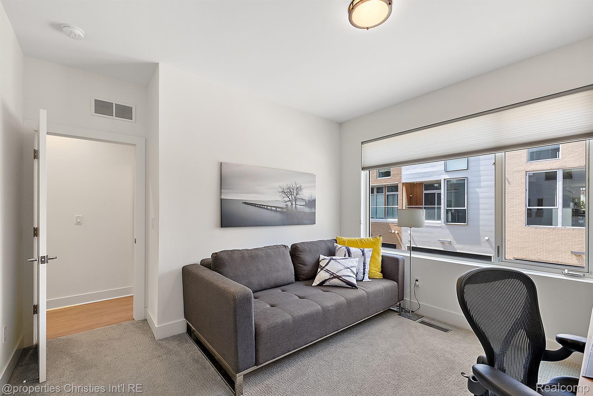 2654 John R Street 10