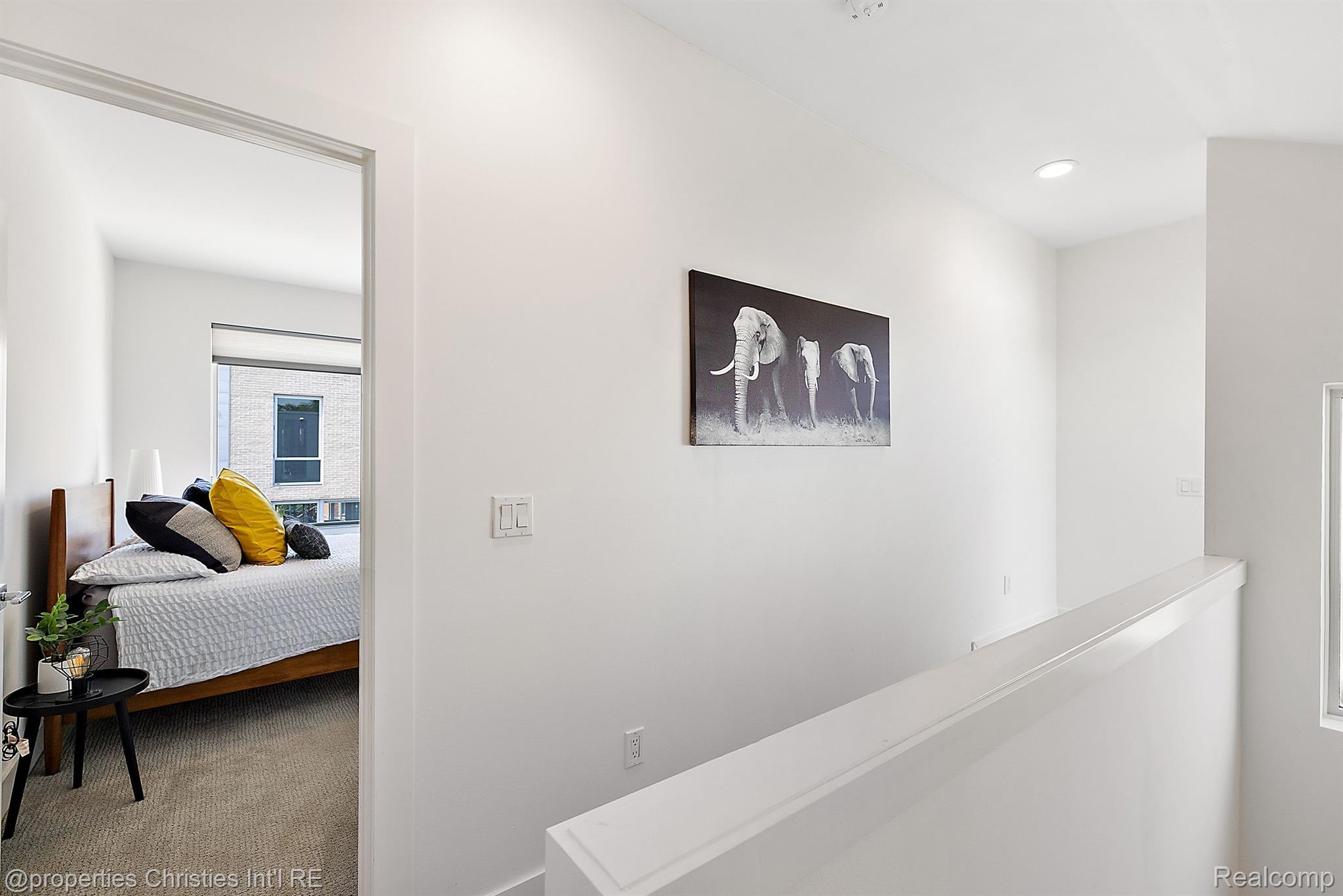2654 John R Street 10