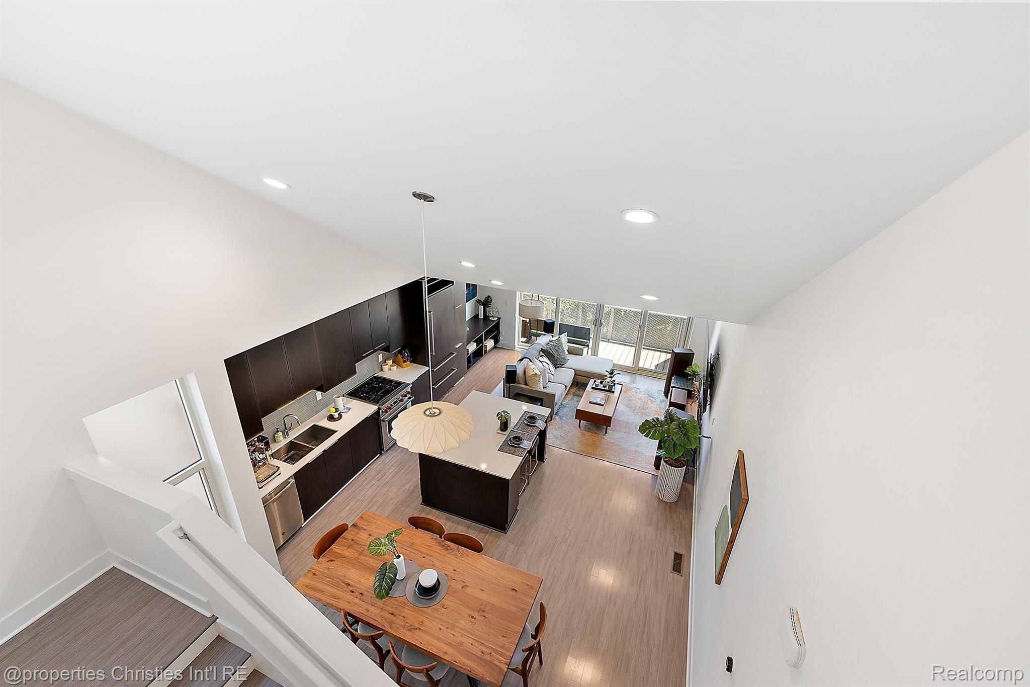 2654 John R Street 10