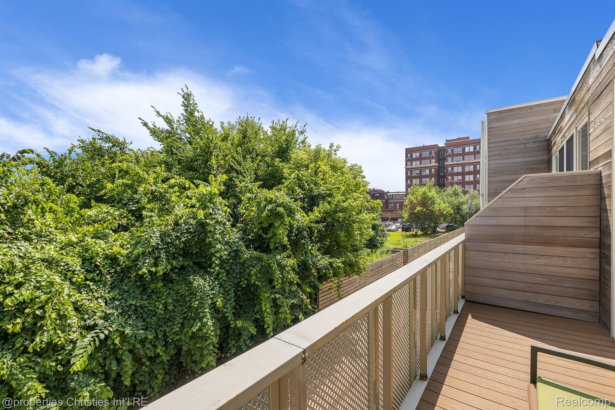 2654 John R Street 10