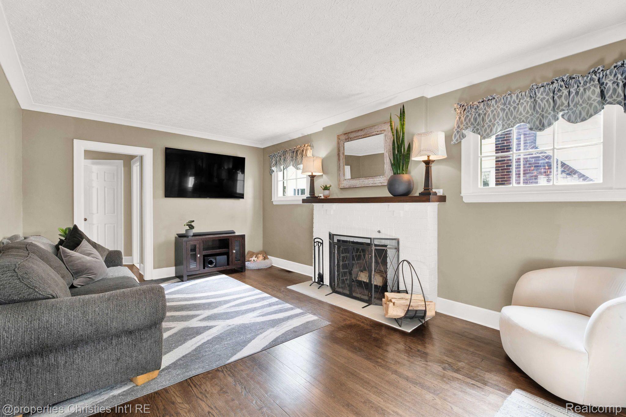 Living area in the 3-bedroom Bungalow home for sale at 820 E 2nd Street, Royal Oak City, MI
