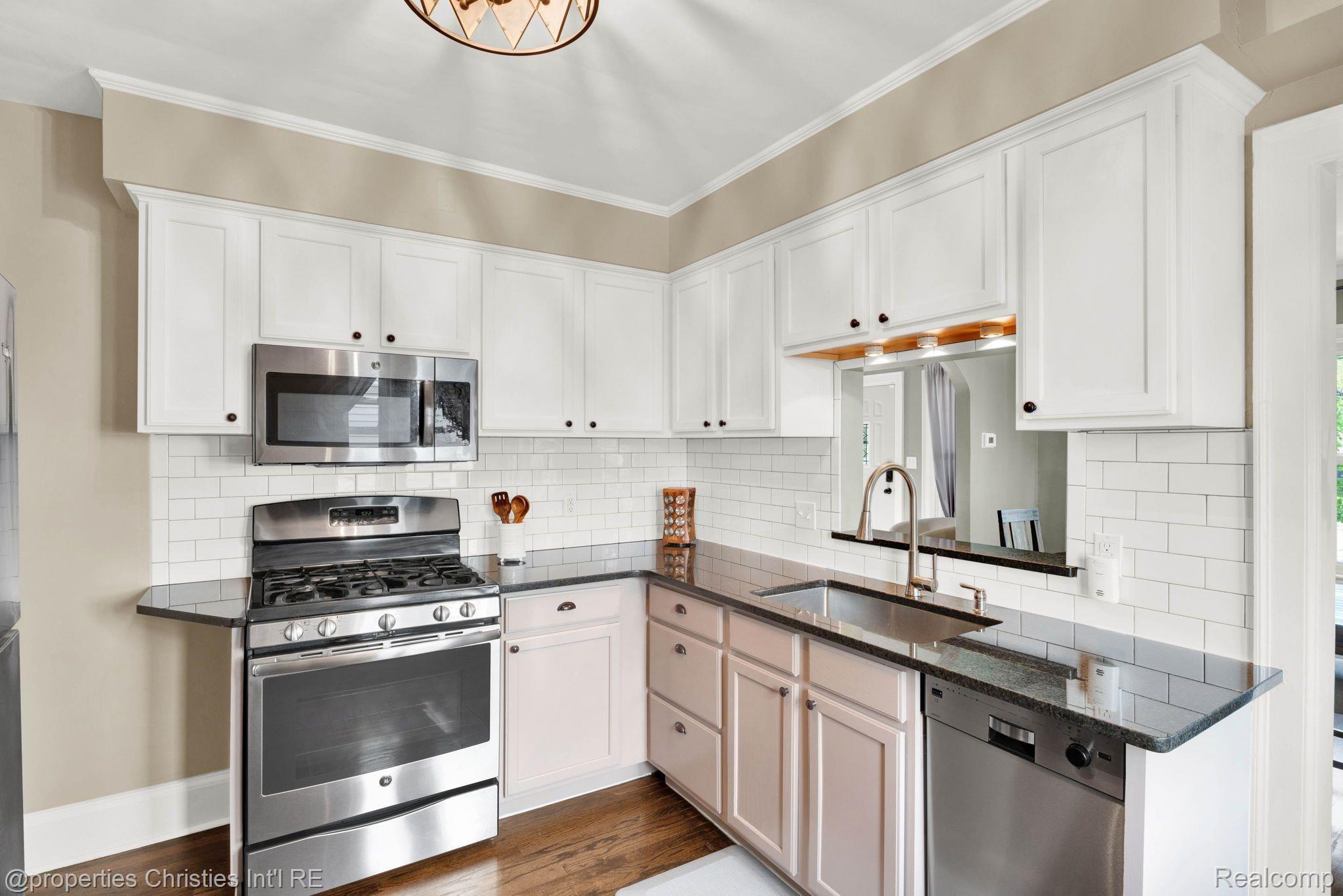 Kitchen in the 3-bedroom Bungalow home for sale at 820 E 2nd Street, Royal Oak City, MI