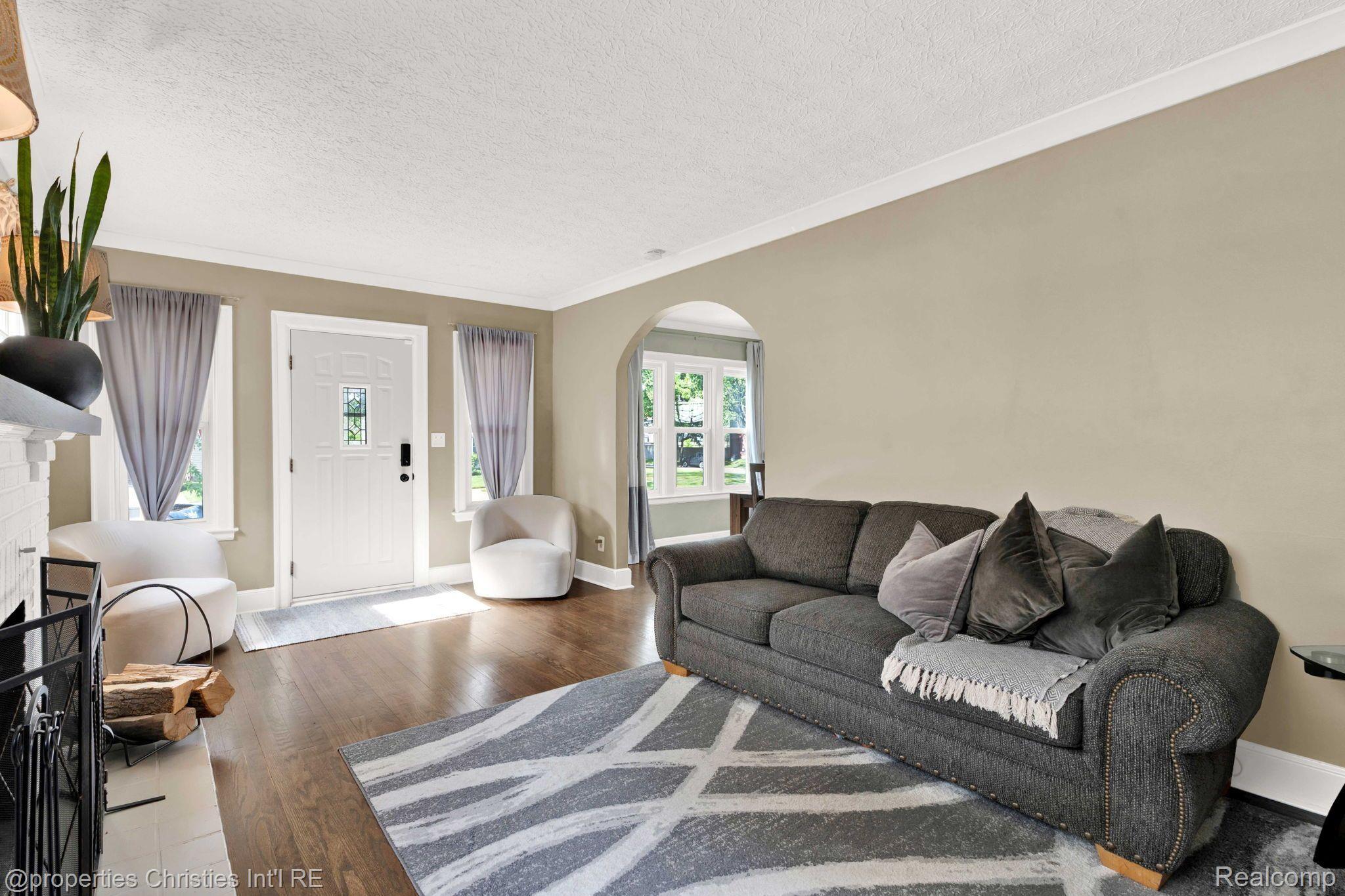 Living area in the 3-bedroom Bungalow home for sale at 820 E 2nd Street, Royal Oak City, MI