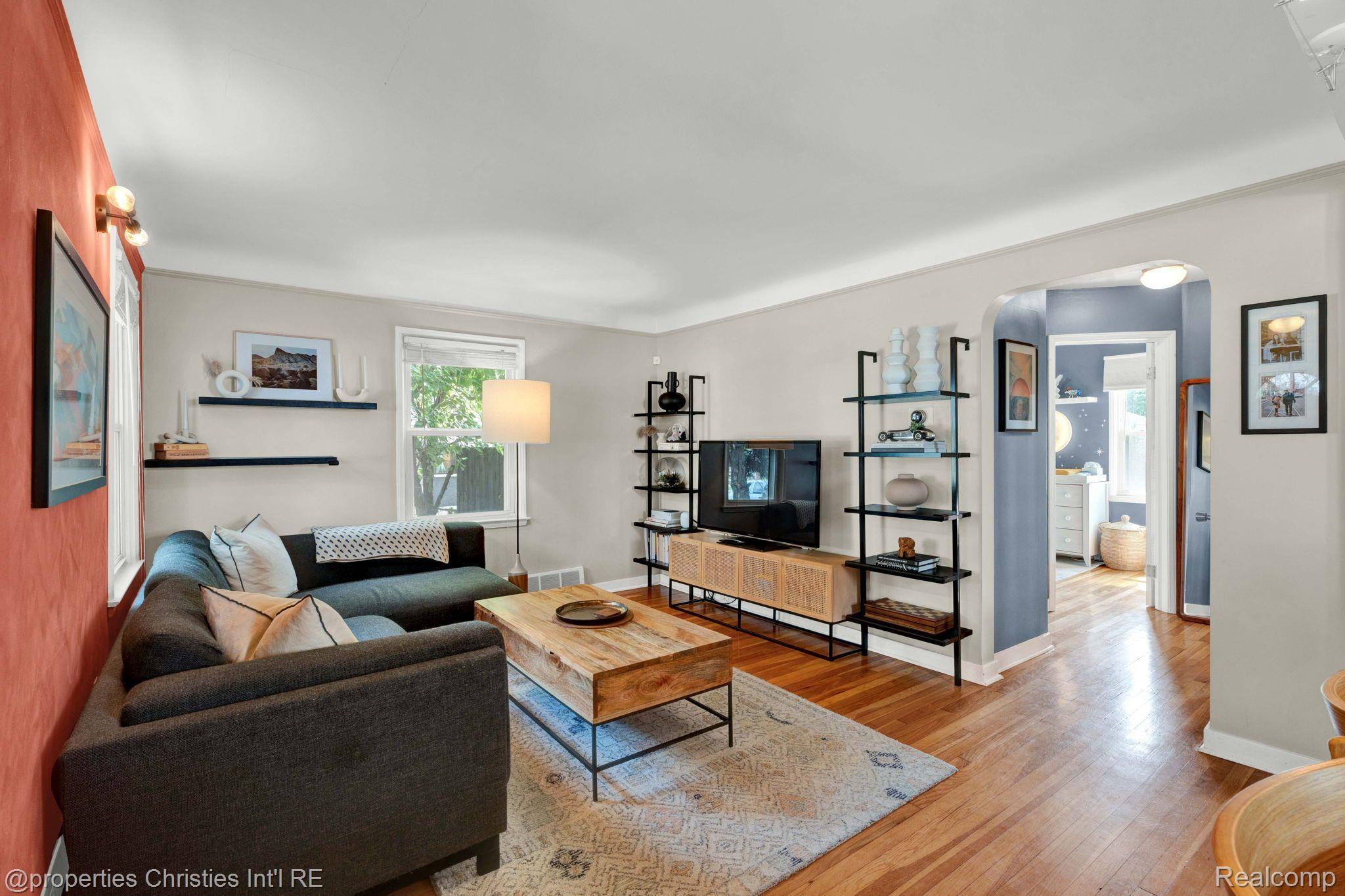 4095 CUMMINGS Avenue