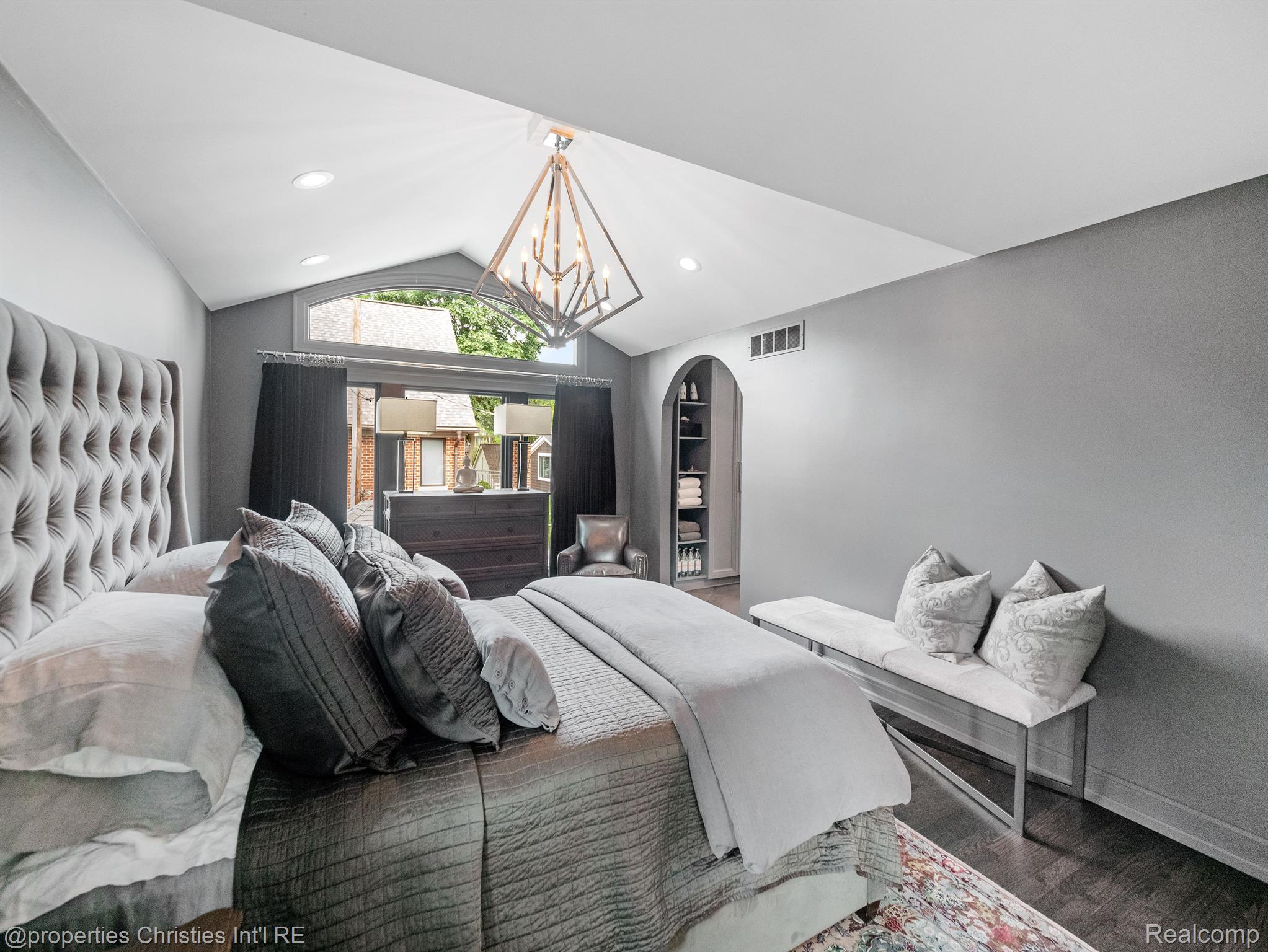 672 Chester Street