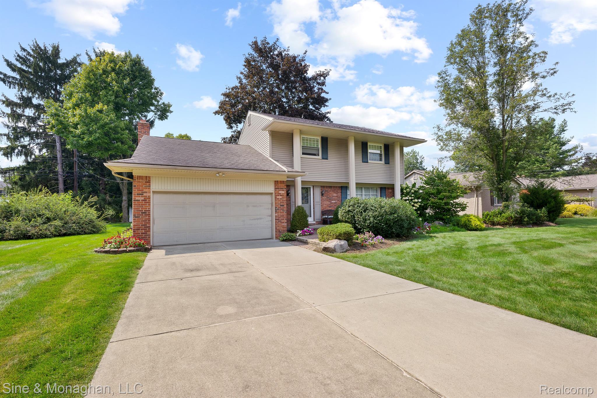 266 CLAIR HILL DR