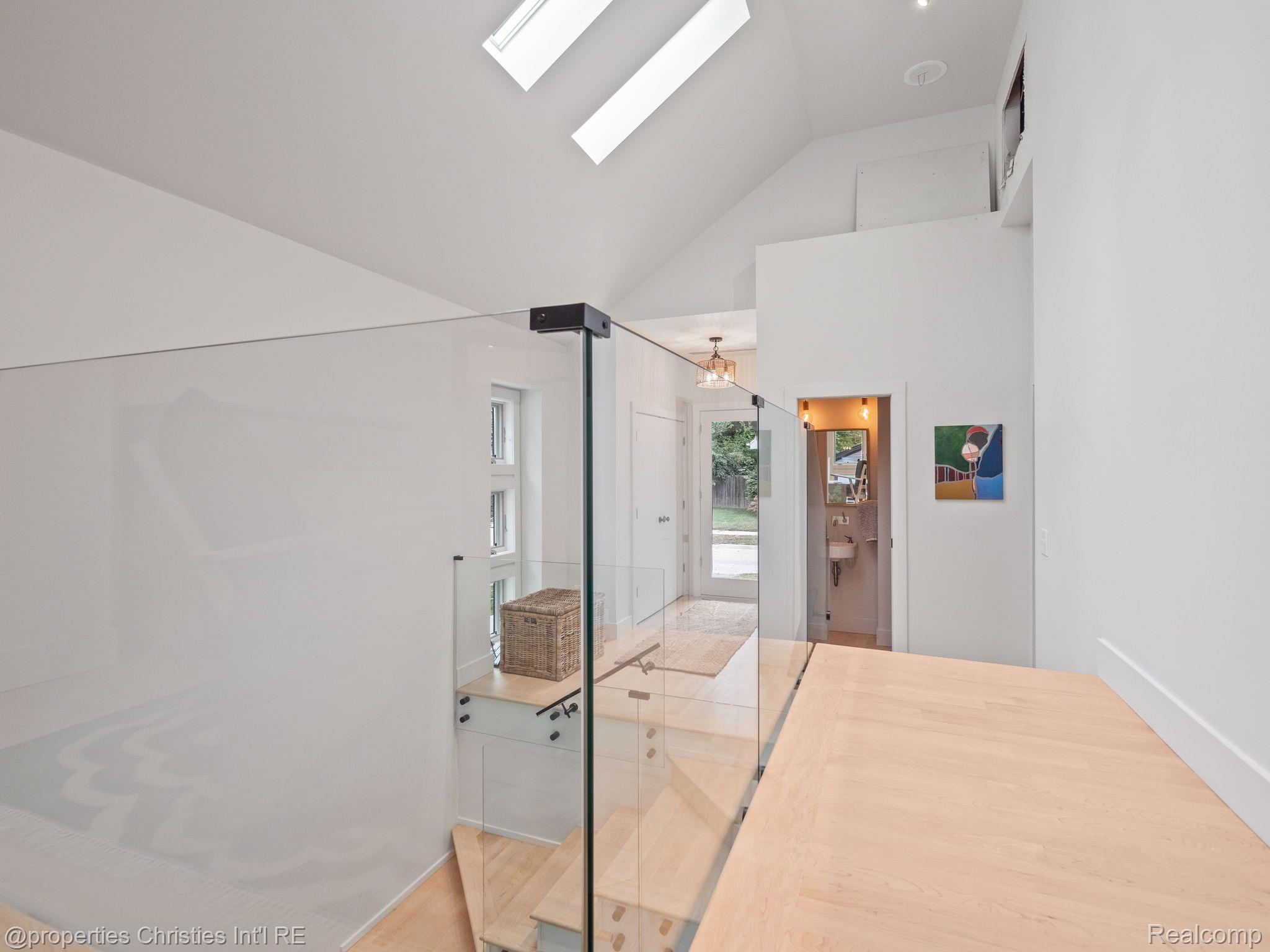 935 N Lafayette Avenue