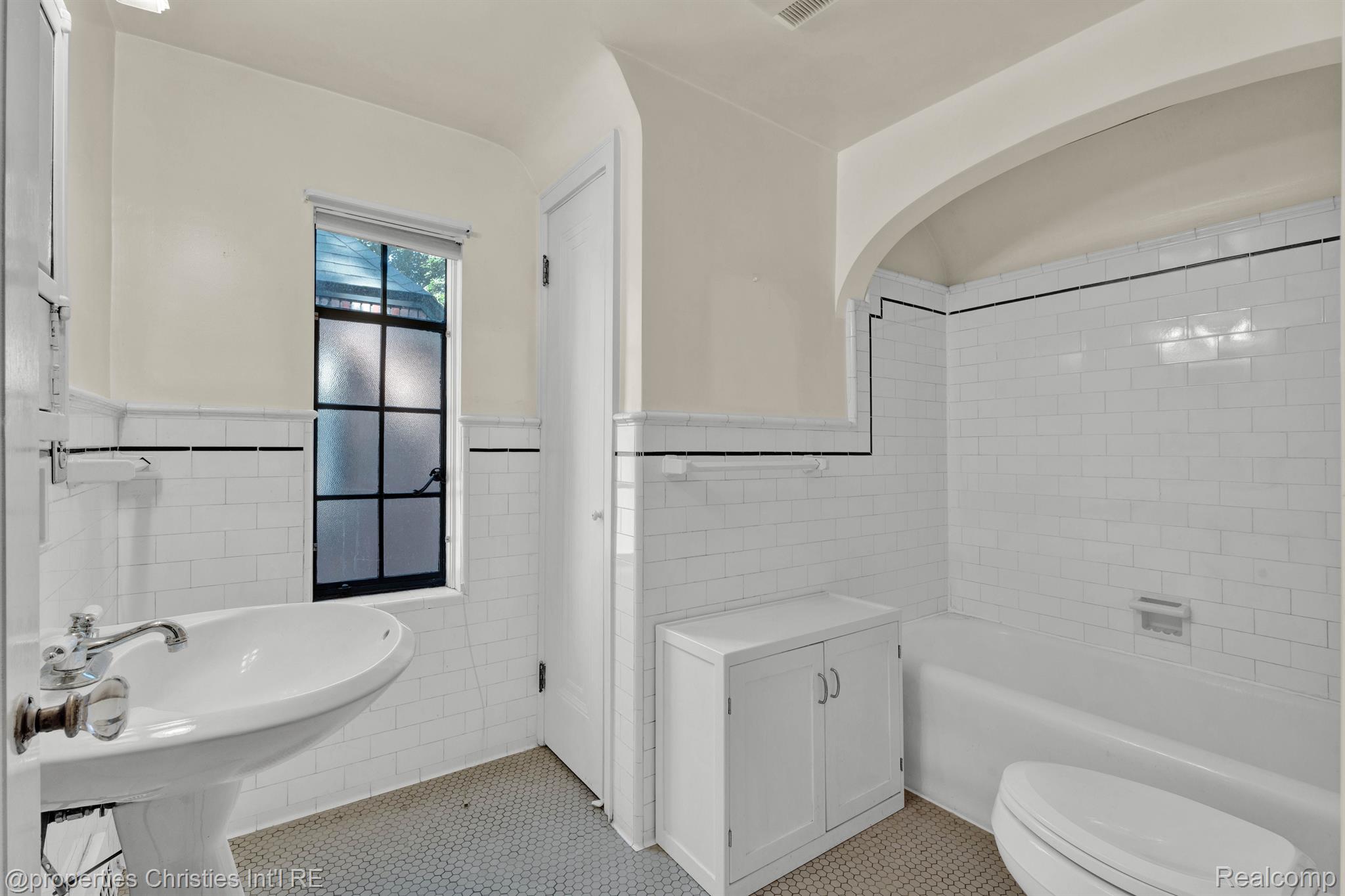 20150 LICHFIELD Road